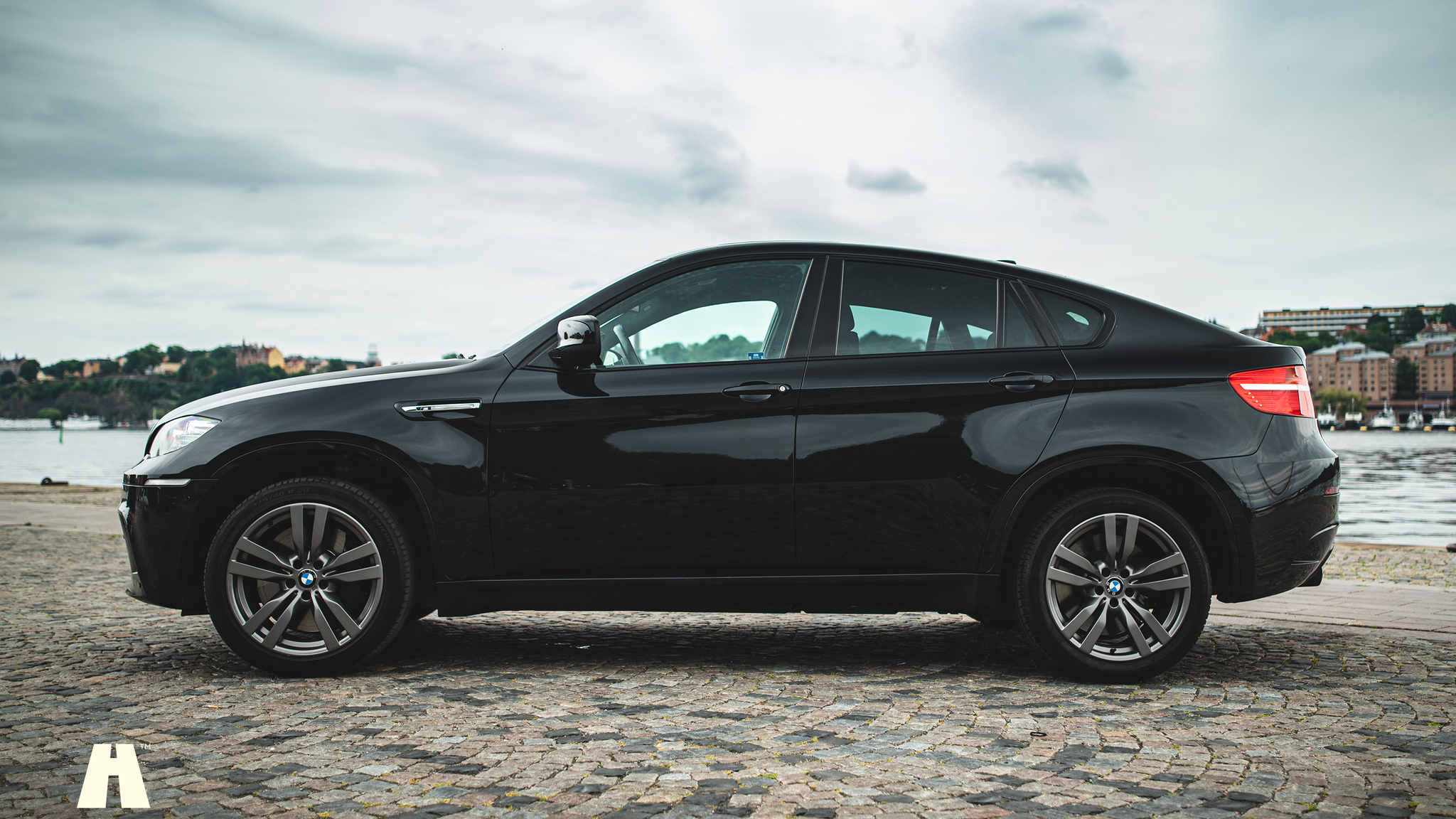 Aussenfoto 2010 BMW X6 M Ferrita 555HK (5)