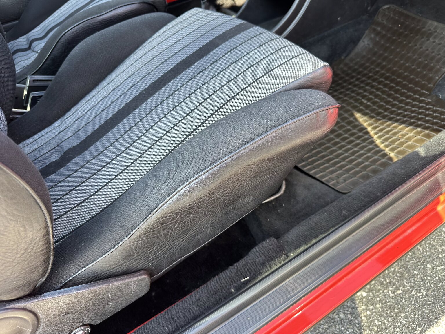 Innenraumfoto von 1984 Volkswagen Golf GTI