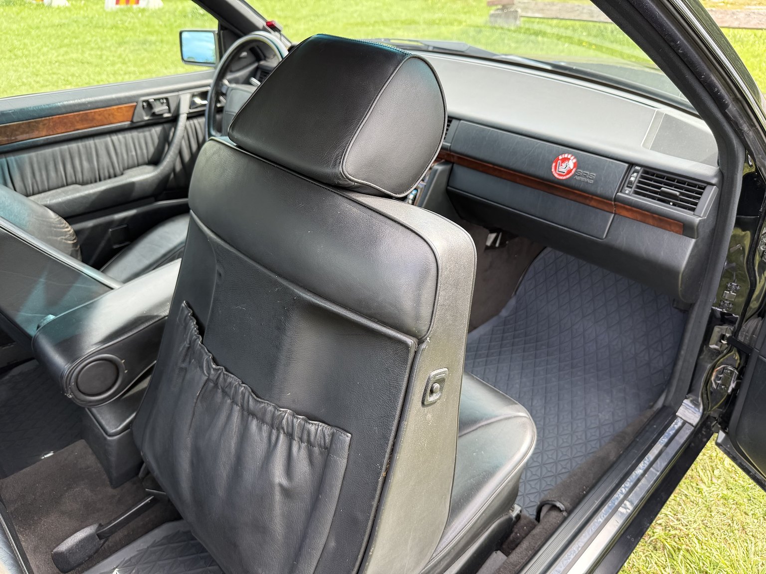 Interior image of 1990 Mercedes-Benz 300CE-24