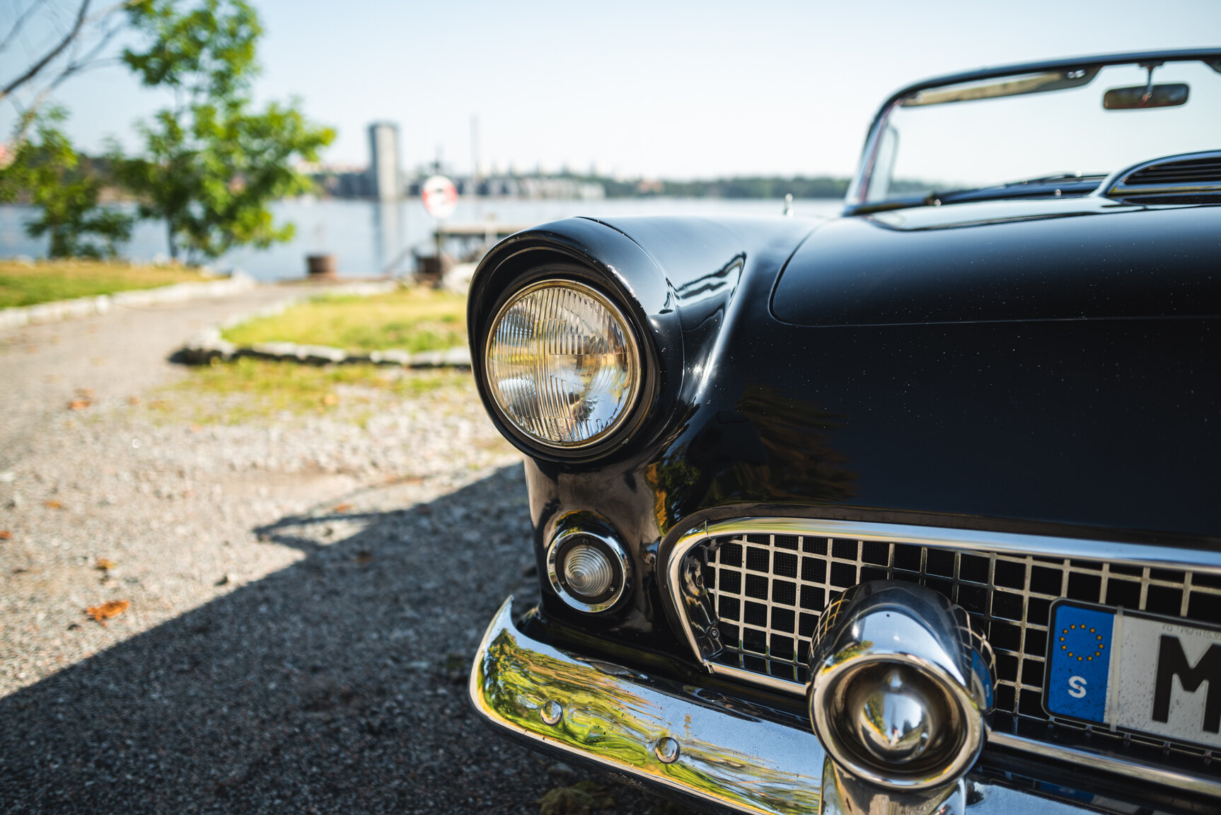 Exterior image of 1956 Ford Thunderbird