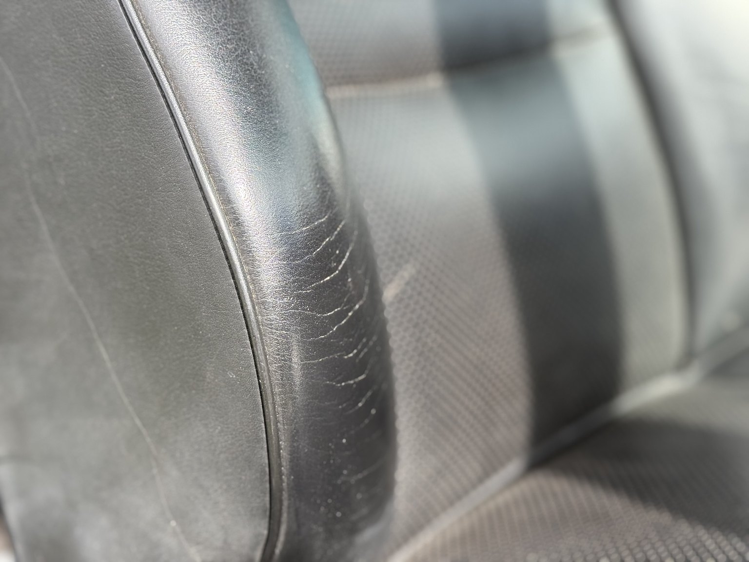 Interior image of 1990 Mercedes-Benz 300CE-24