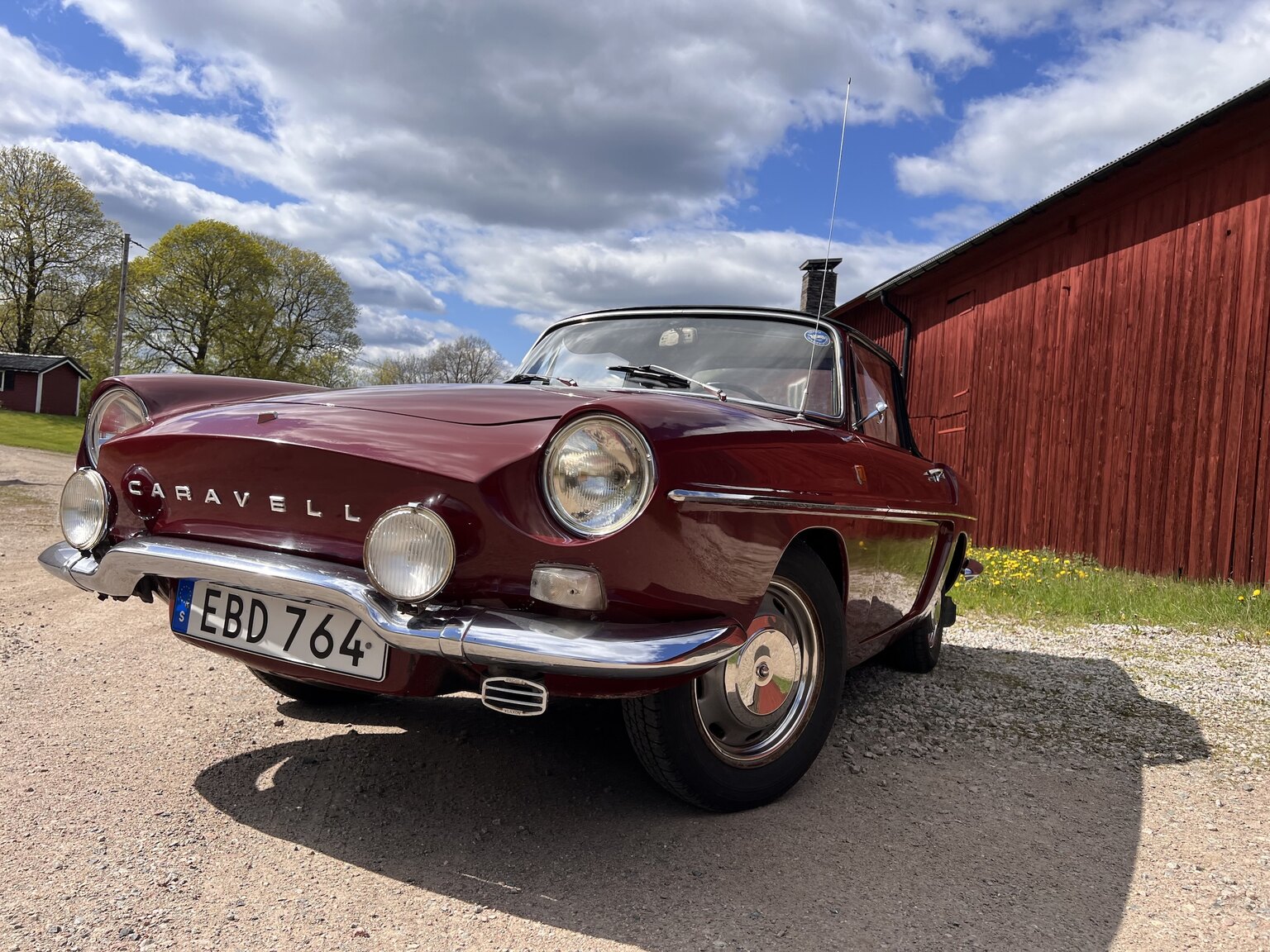 Exterior image of 1967 Renault Caravelle Coupé
