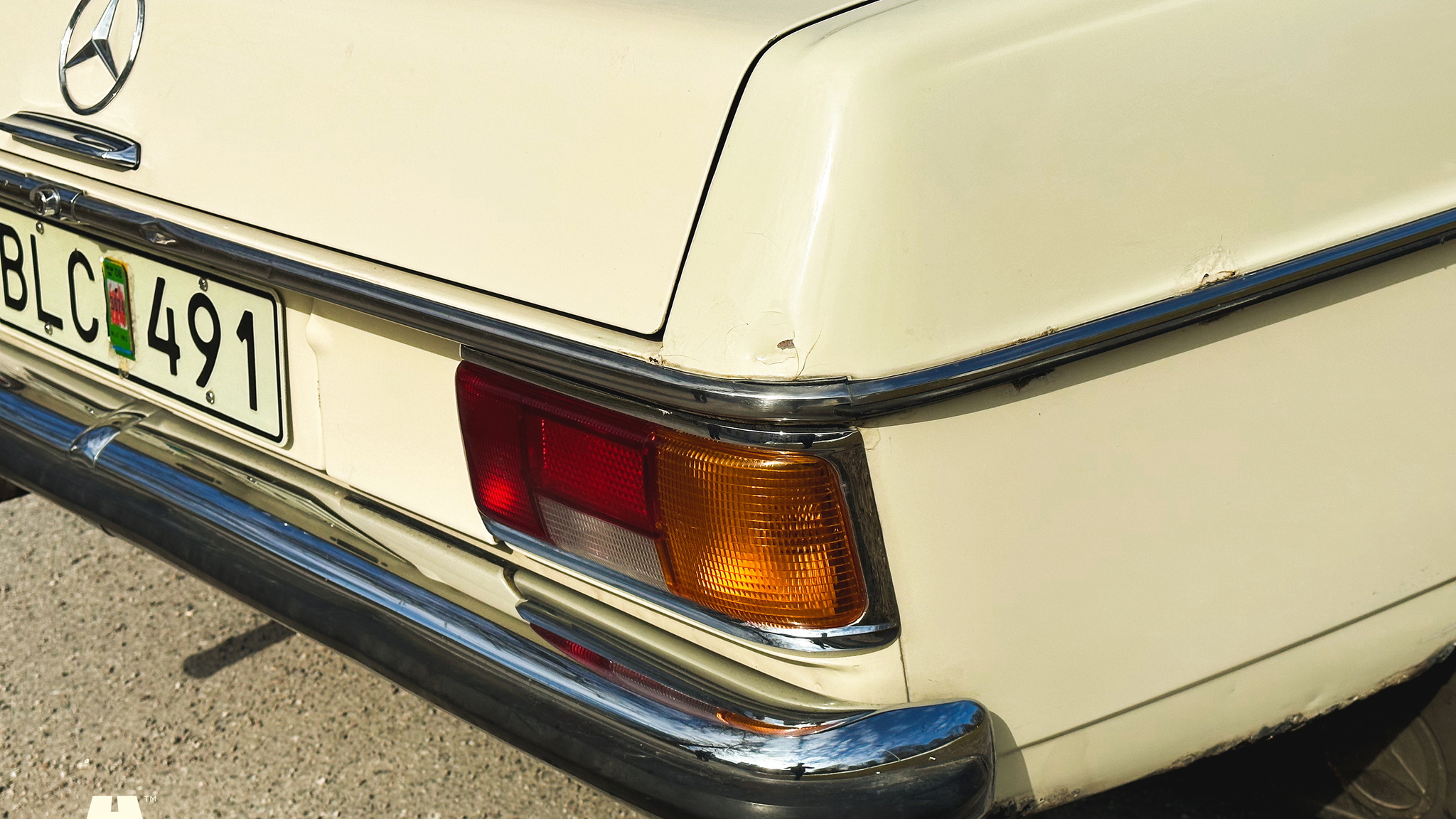 Exteriörbild på 1972 Mercedes-Benz 200