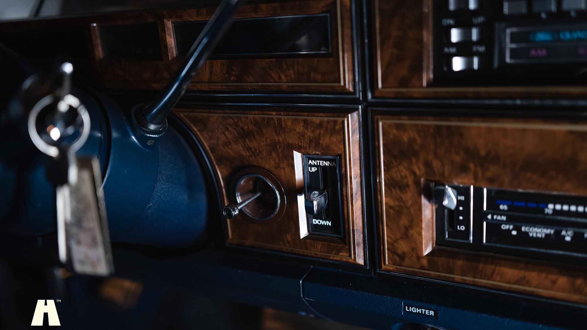 Interiörbild 1979 Lincoln Continental (35)