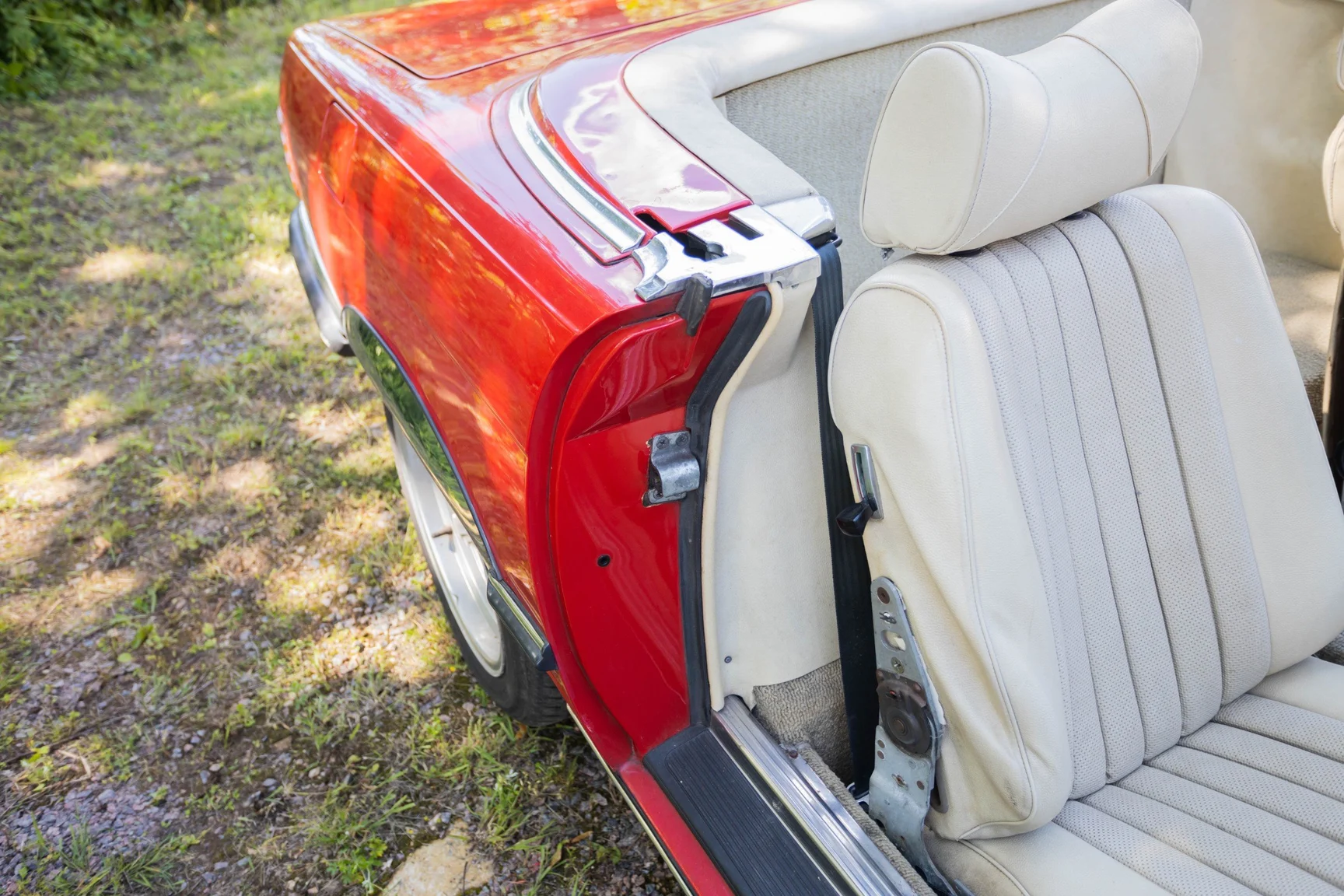 Interiörbild 1975 Mercedes-Benz 280 SL (24)