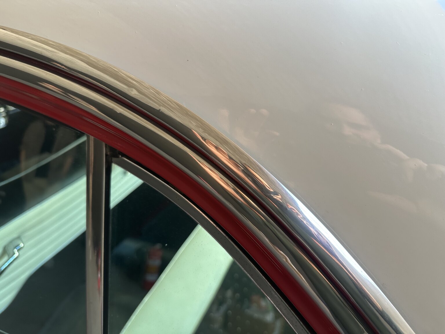 Exteriörbild på 1955 Dodge Custom Royal Sedan HEMI