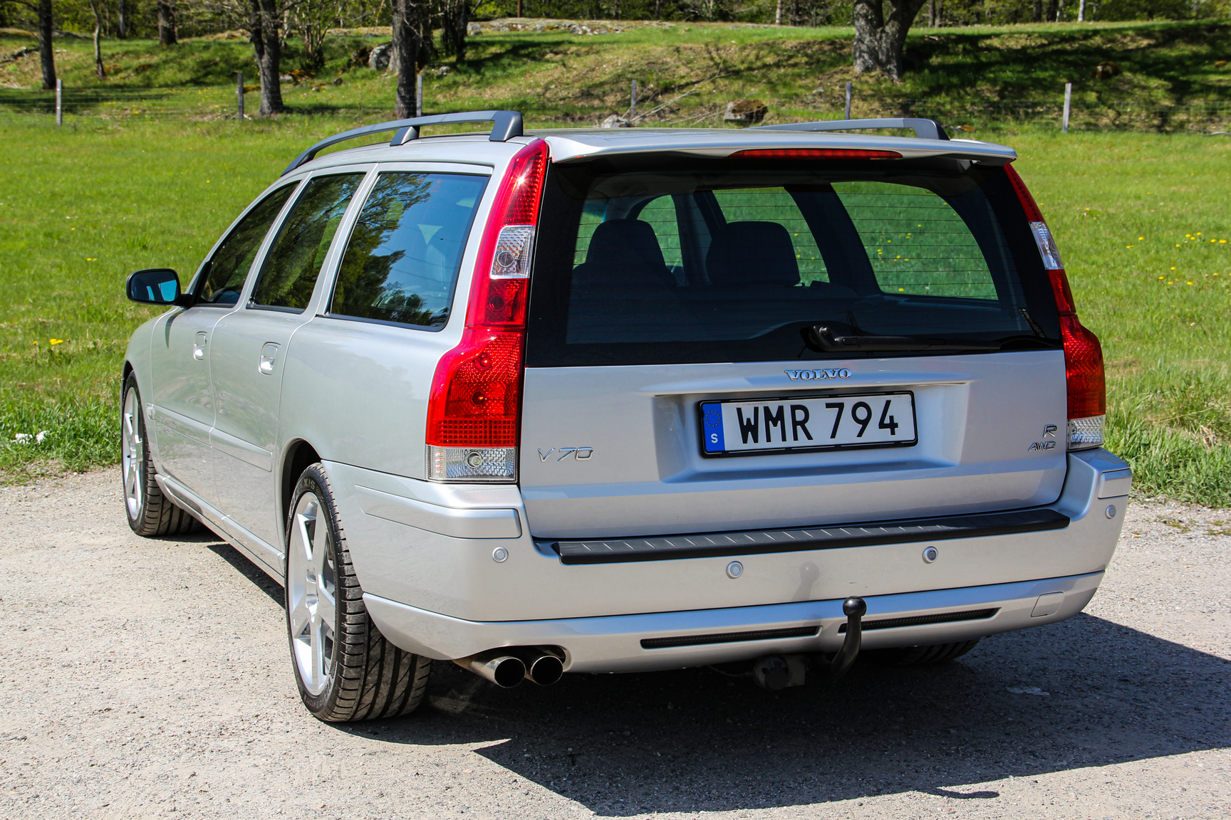Exterior image of 2005 Volvo V70 R AWD (7)