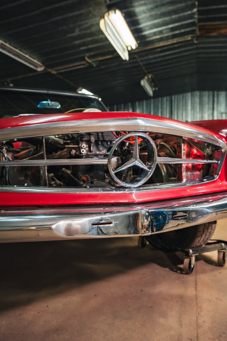 Exteriörbild på 1966 Mercedes-Benz 230 SL 