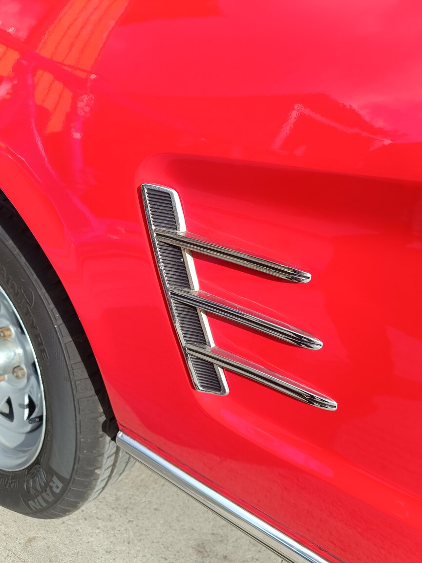 Exterior image of 1966 Ford Mustang Hardtop 3.3 