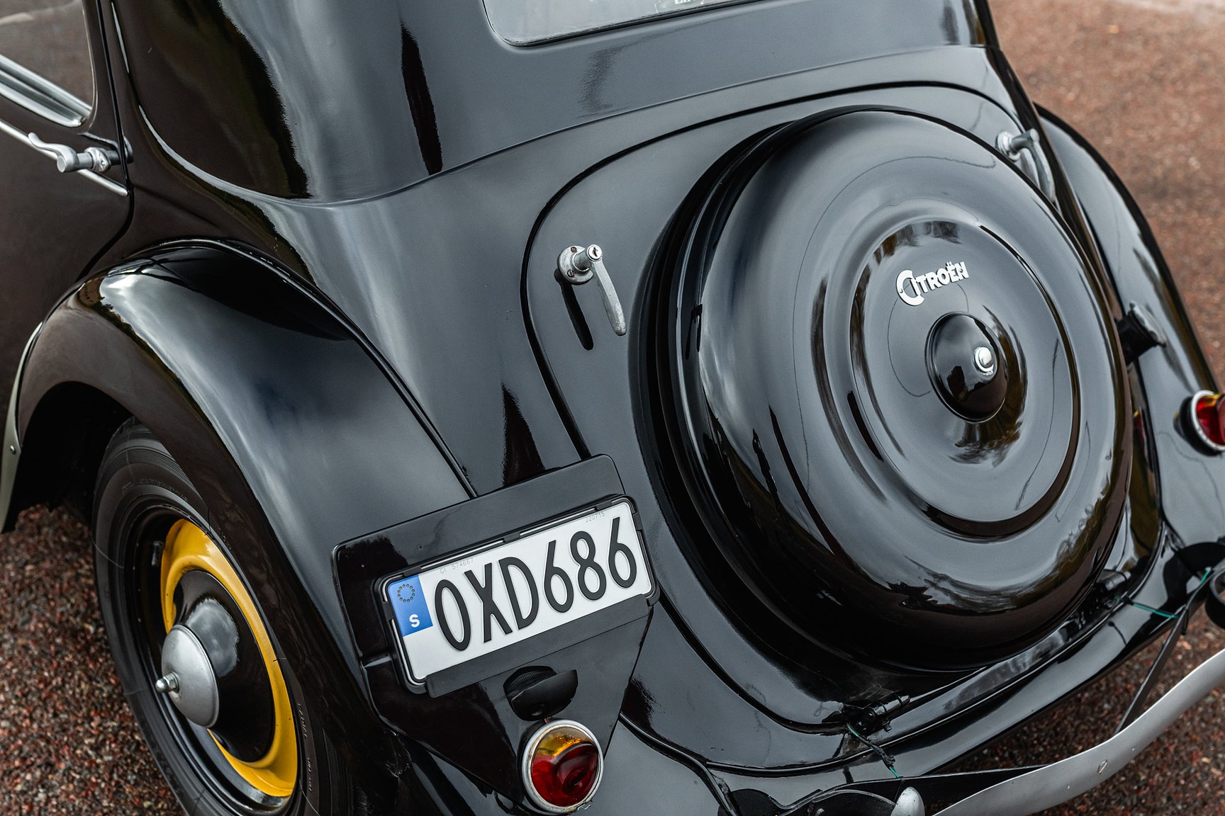 Exterior image of 1951 Citroën Berline 11 Sport