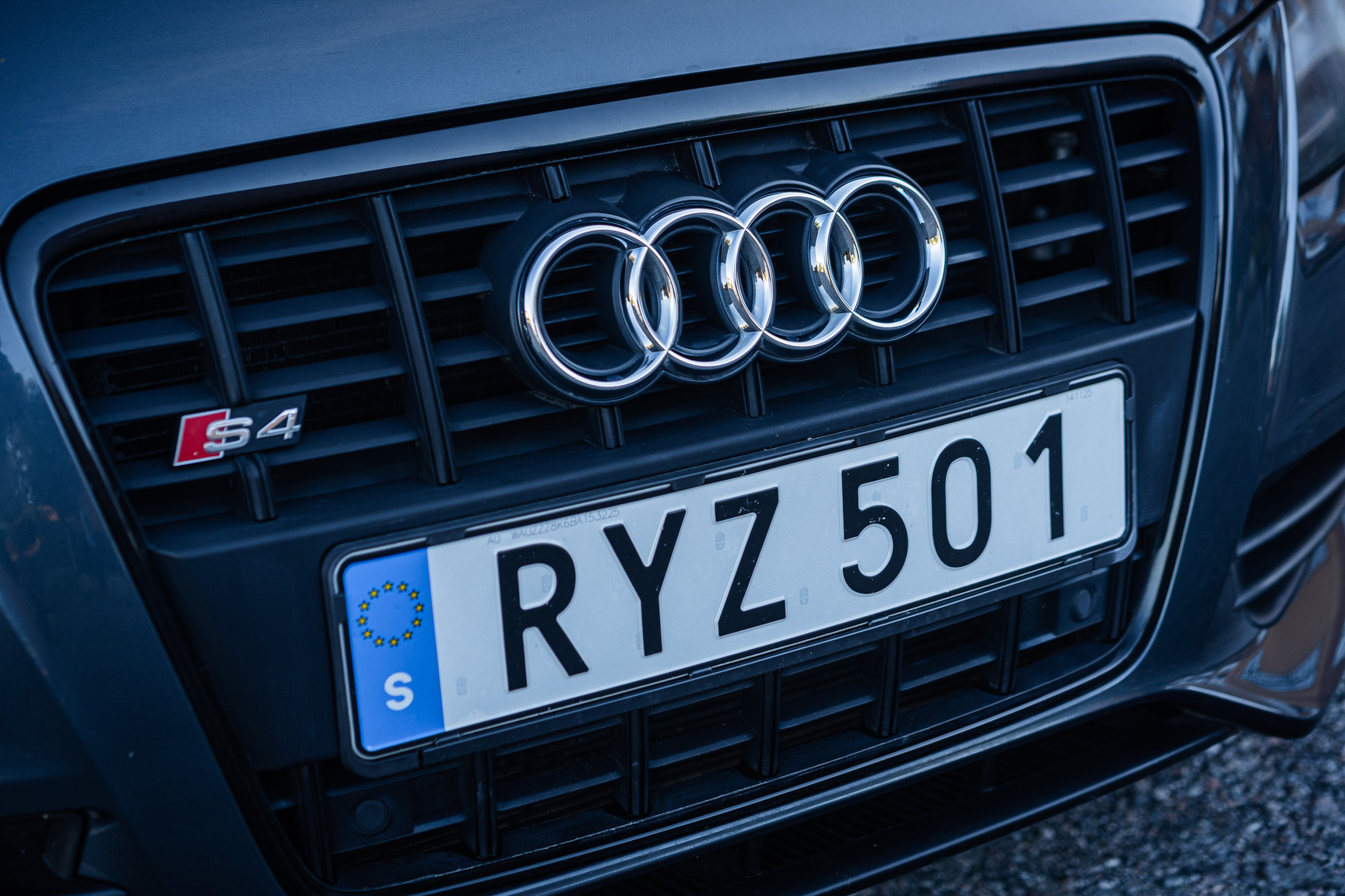 Exterior image of 2011 Audi S4 (4)