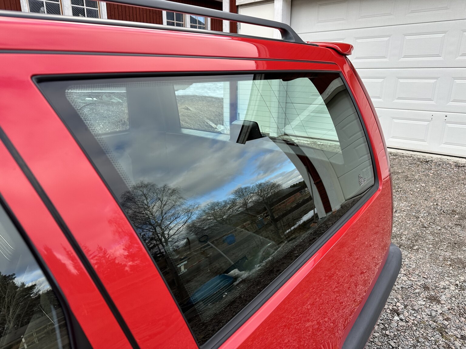Exterior image of 1997 Volvo 850 R