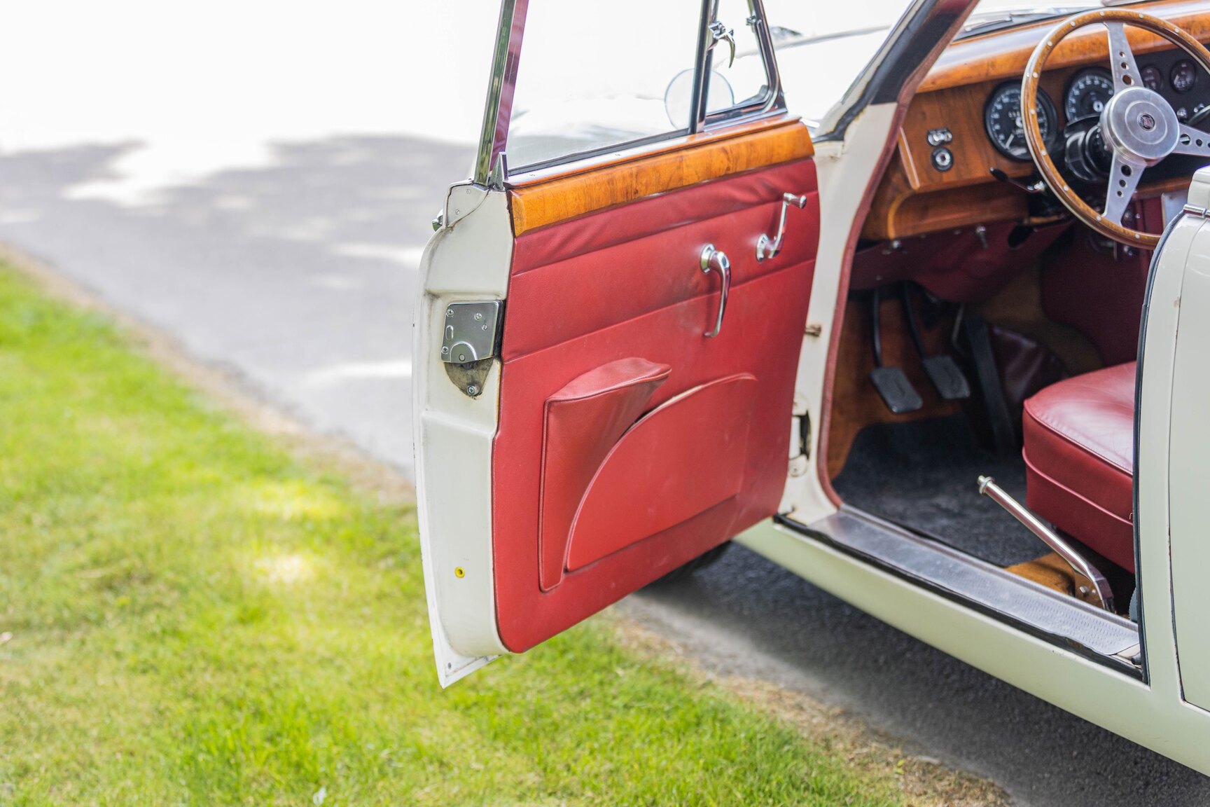 Interior image of 1968 Jaguar 340 XK Mark II