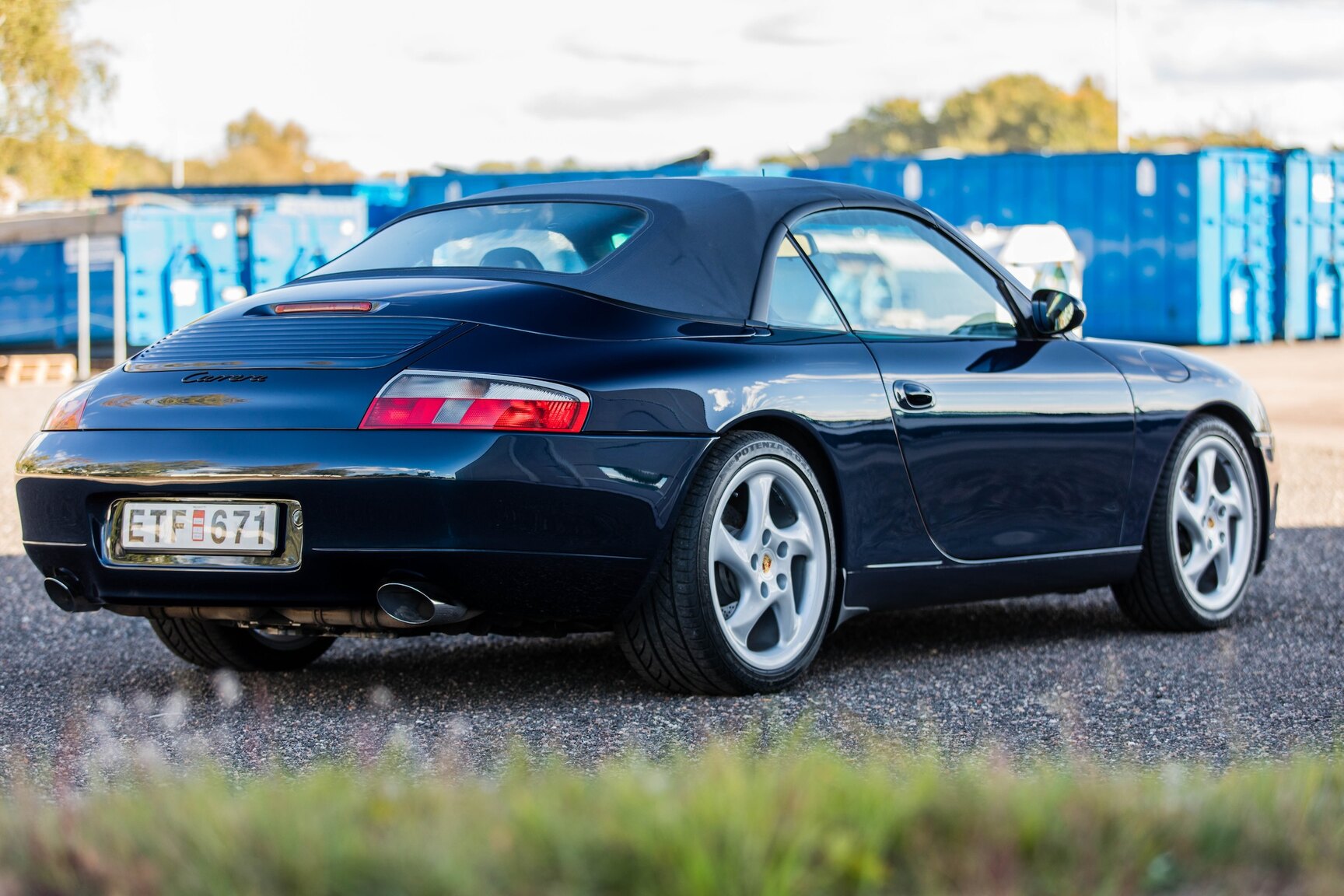 Exteriörbild på 1999 Porsche 911 Carrera Cabriolet