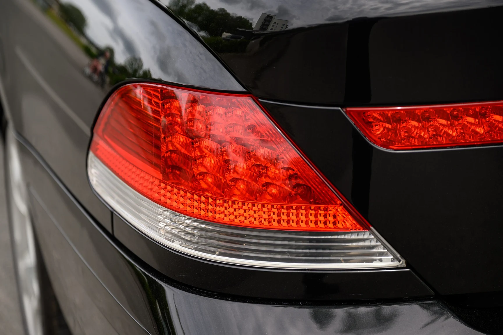 Exterior image of 2001 BMW 745i (38)