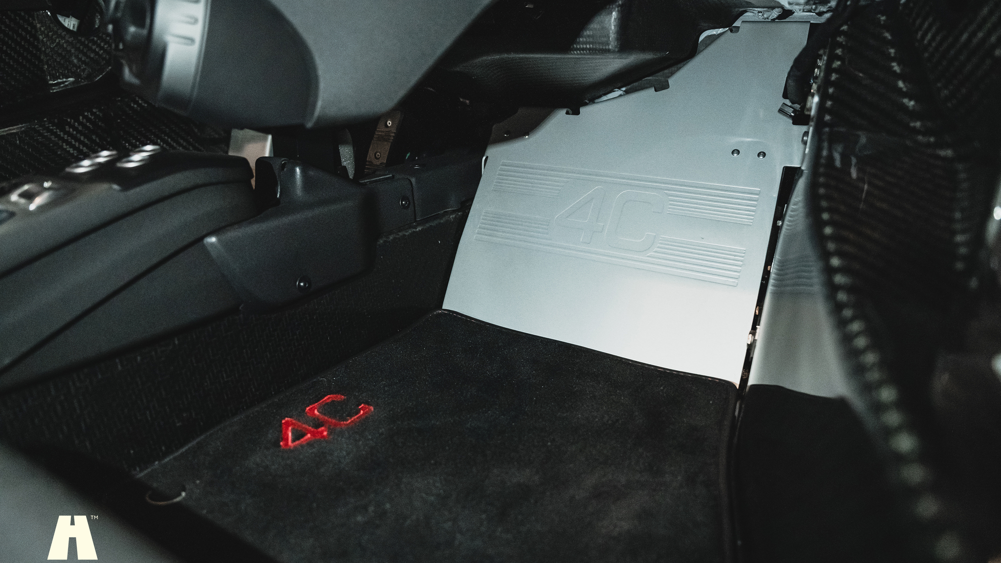 Interior image of 2016 Alfa Romeo 4C (21)