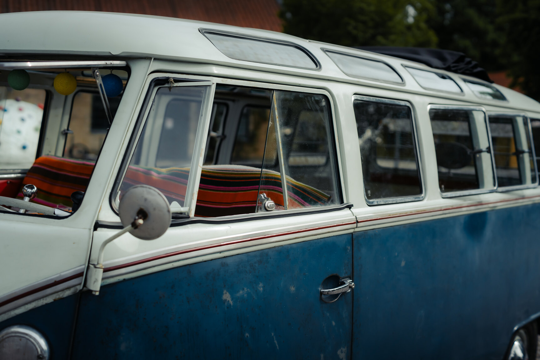 Aussenfoto 1964 Volkswagen Kleinbus Transporter 1500 Deluxe “21-fönsters Samba”