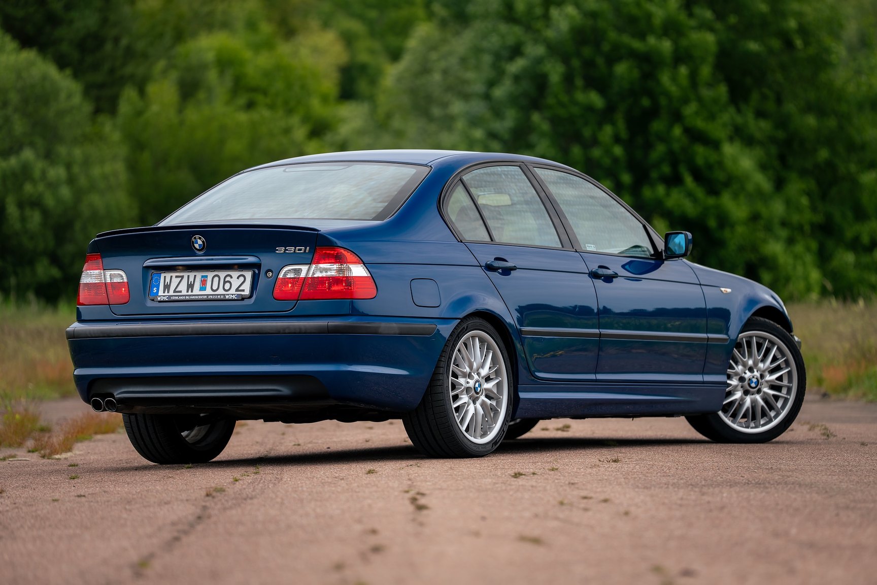 Exterior image of 2003 BMW 330i