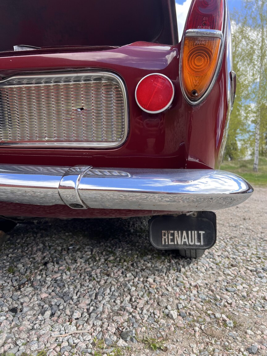 Exterior image of 1967 Renault Caravelle Coupé