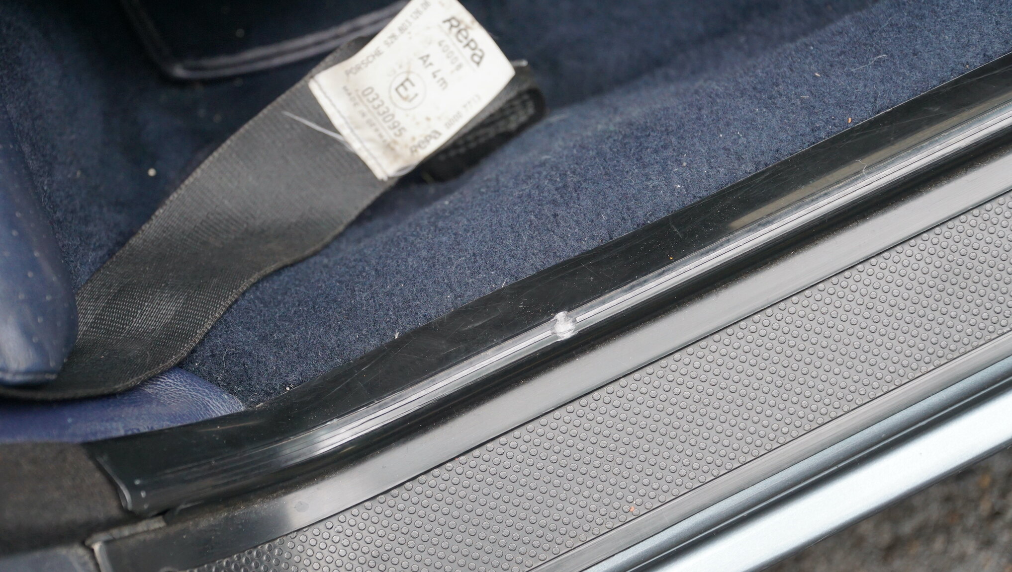 Interior image of 1983 Porsche 928S (48)