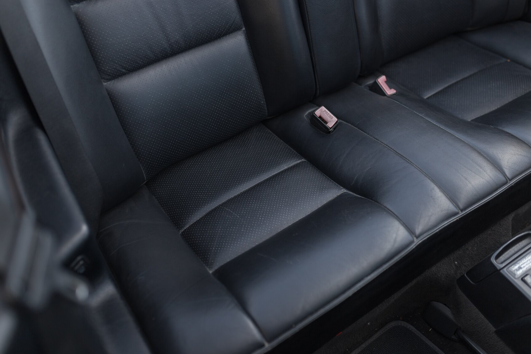 Interior image of 1993 Mercedes-Benz 300 CE-24 Cabriolet