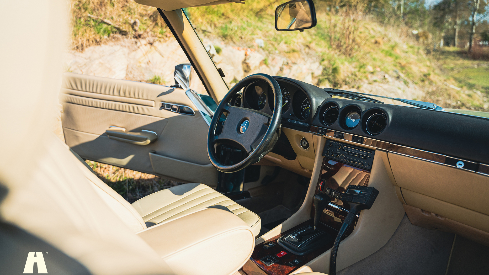 Innenraumfoto von 1985 Mercedes-Benz 380 SL