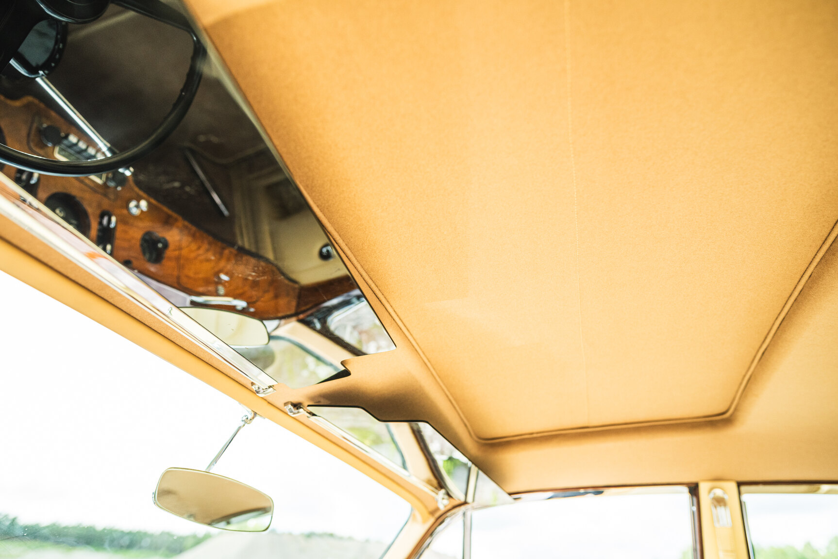Interior image of 1960 Bentley S2 Continental 