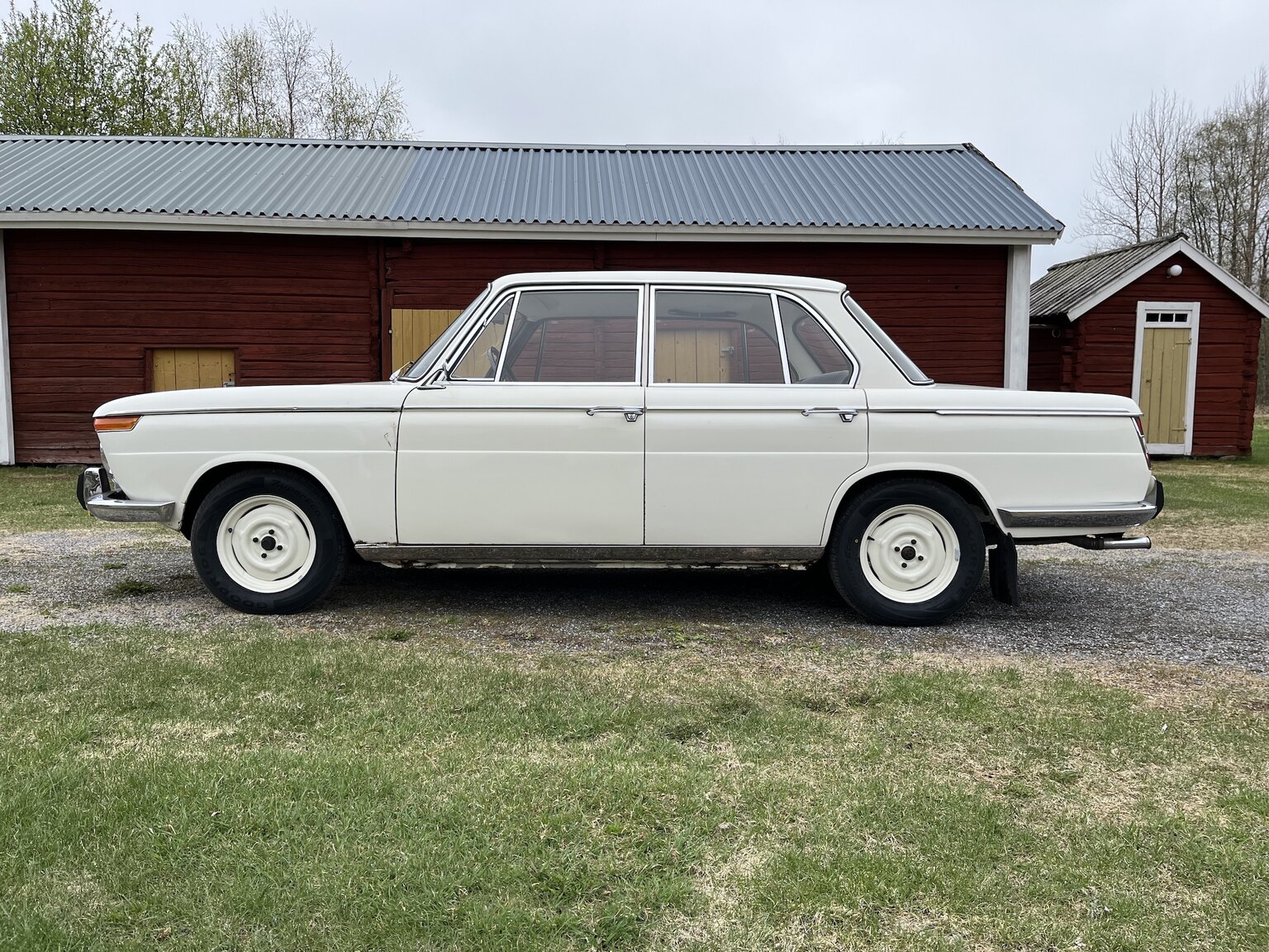 Exterior image of 1965 BMW 1800