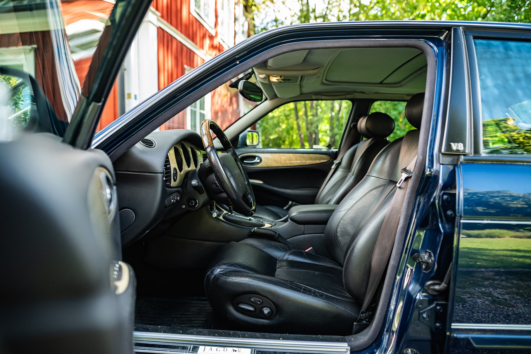 Interior image of 2001 Jaguar XJR