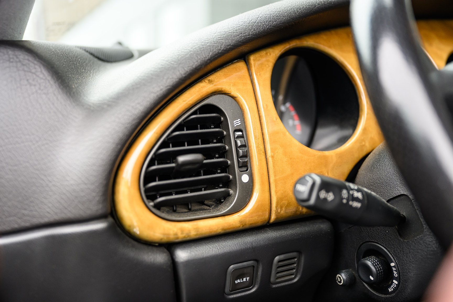 Interior image of 2001 Jaguar XKR Silverstone