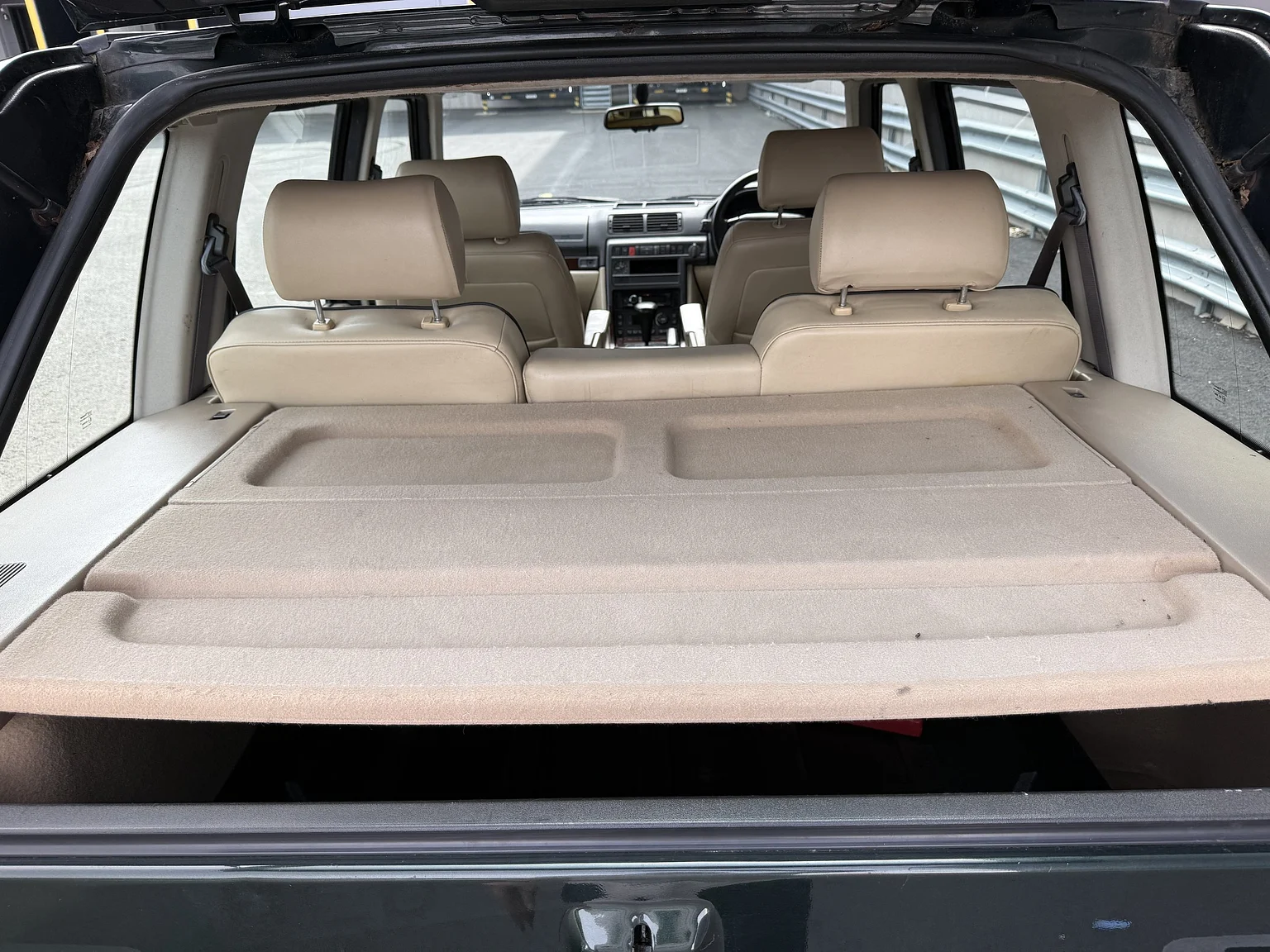 Innenraumfoto von 1998 Land Rover Range Rover P38 (27)