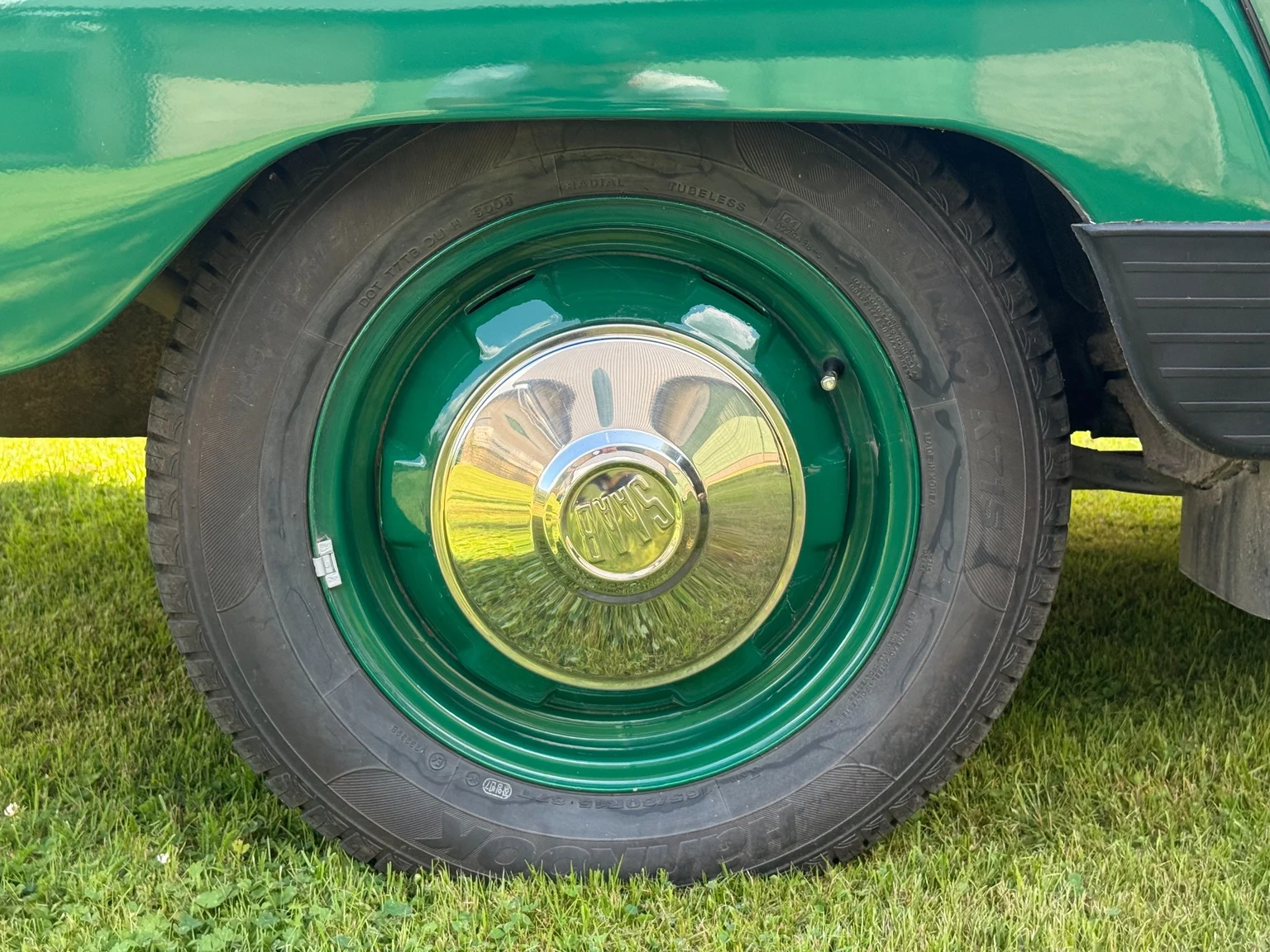 Exteriörbild på 1975 Saab 95 V4 kombi - 7-sits (21)