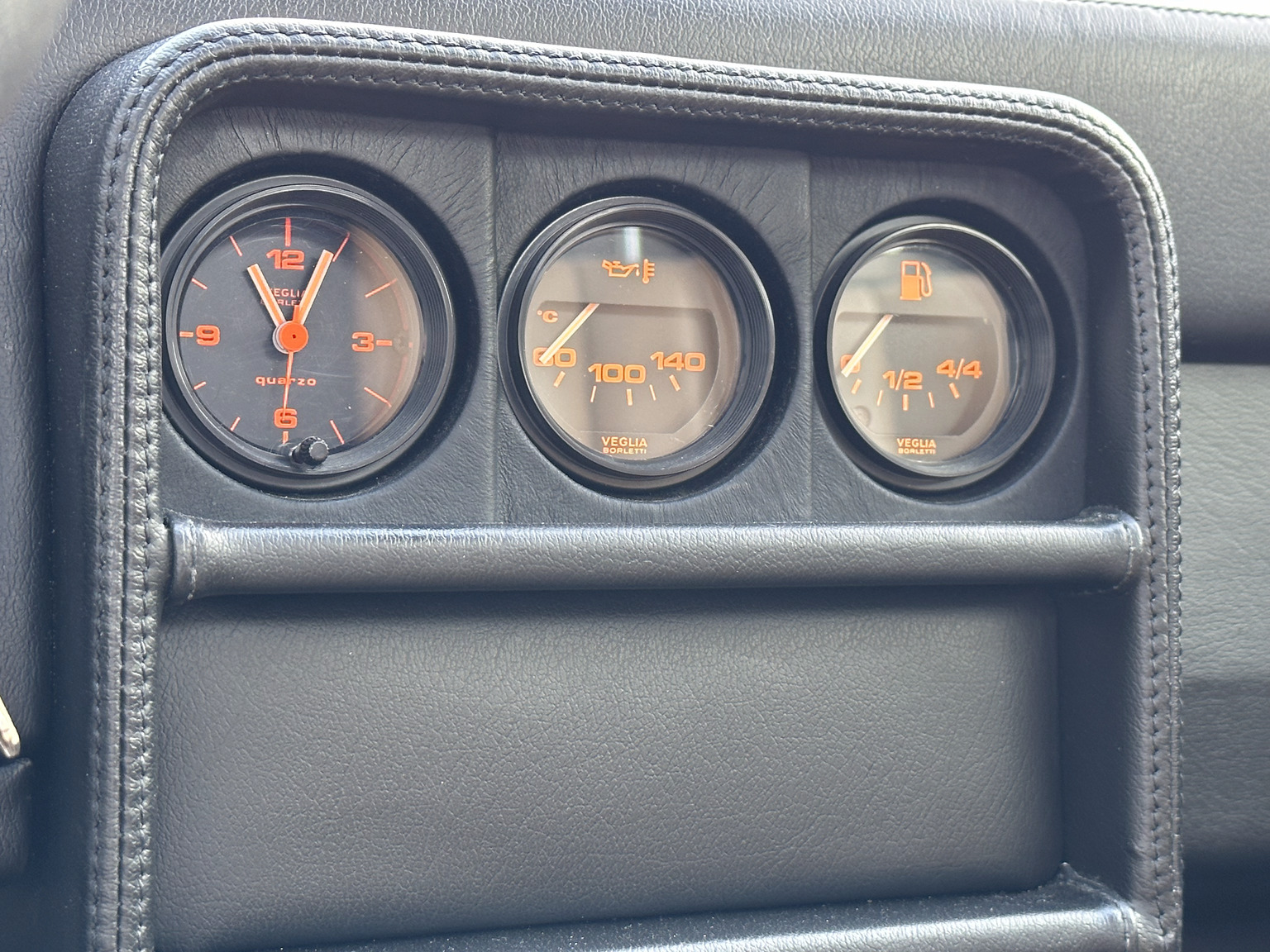 Interiörbild 1988 Ferrari 328 GTB
