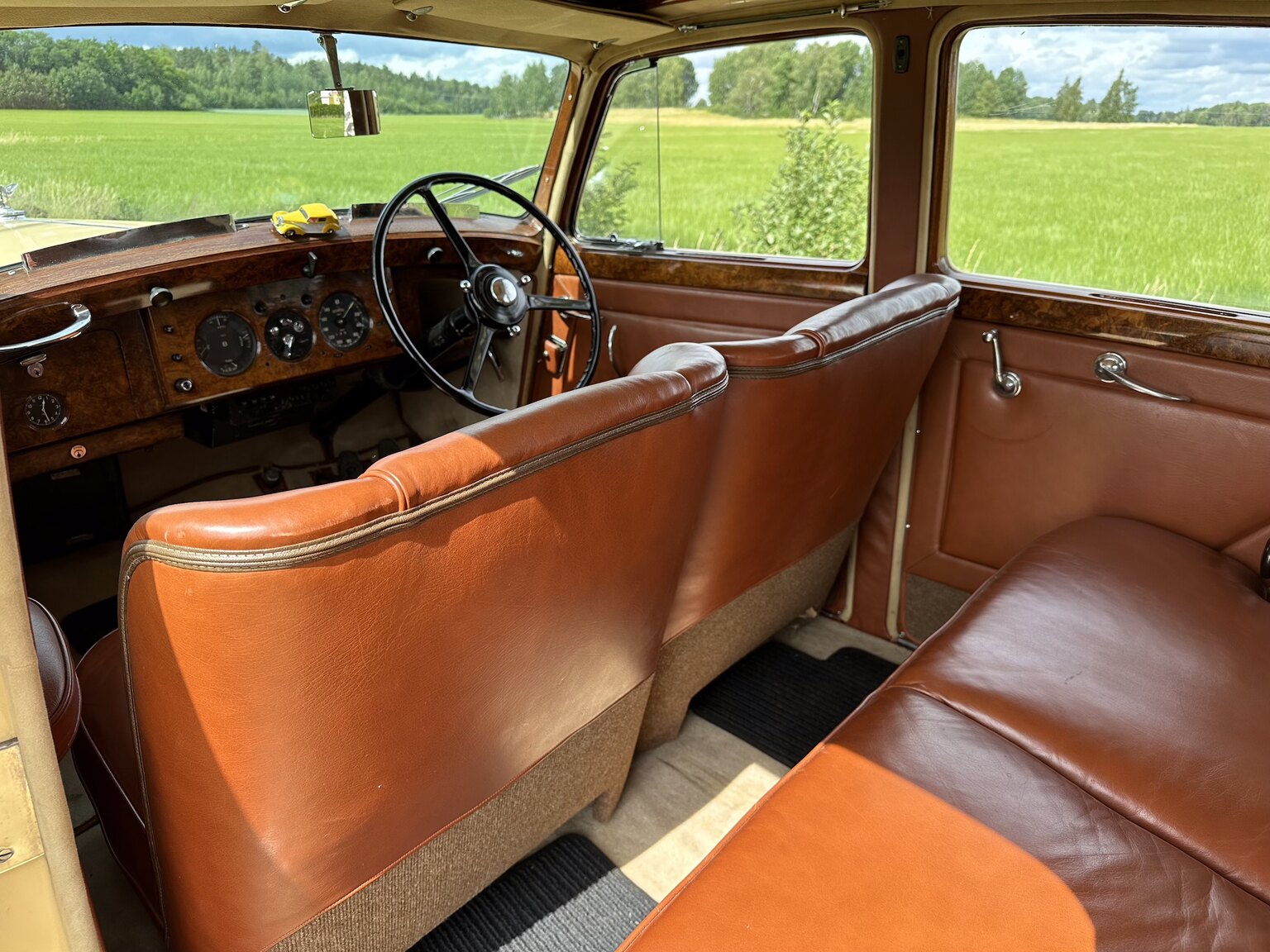 Interiörbild 1947 Bentley Mark IV Sport Saloon