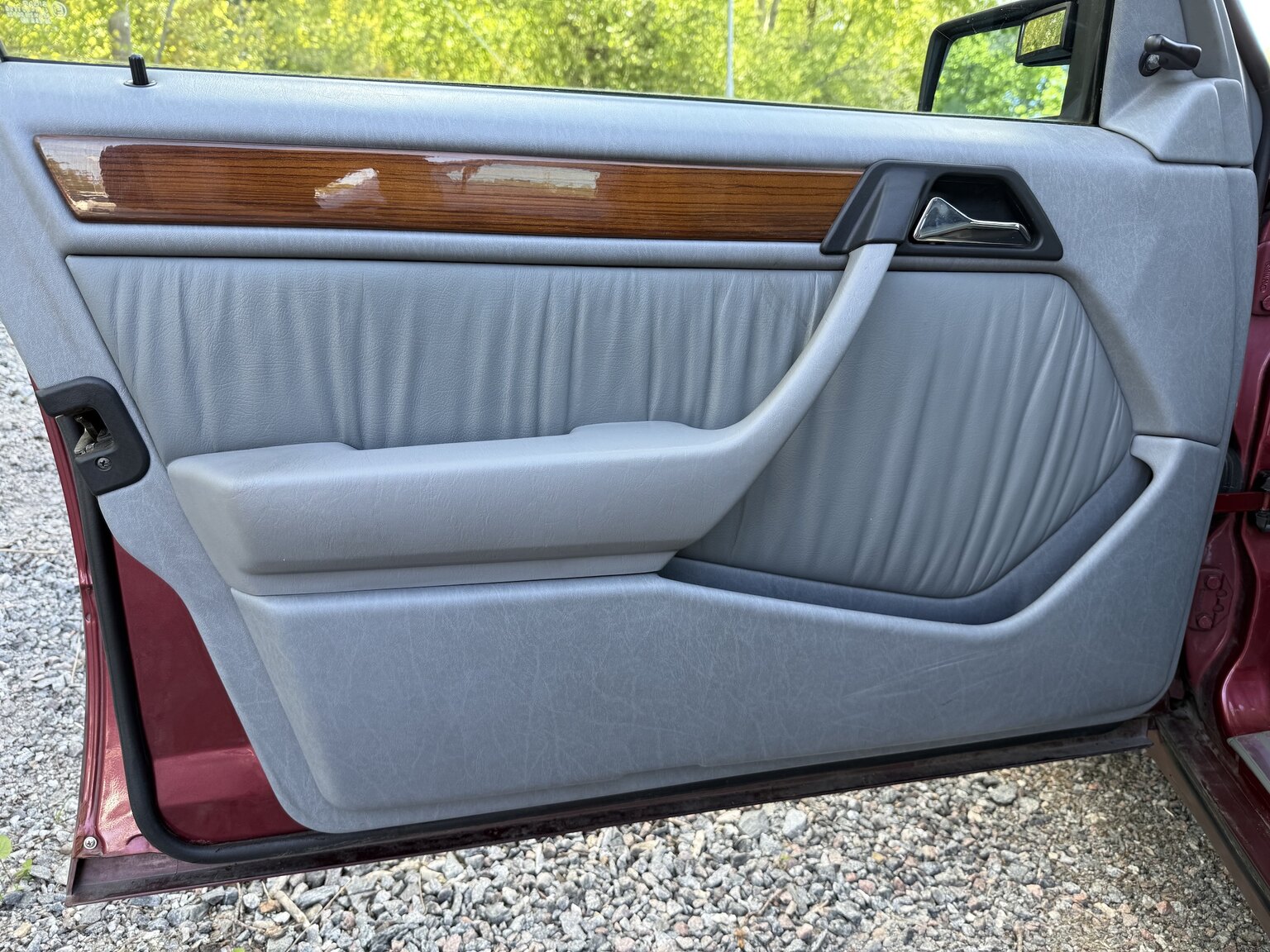 Interior image of 1991 Mercedes-Benz 300 E-24