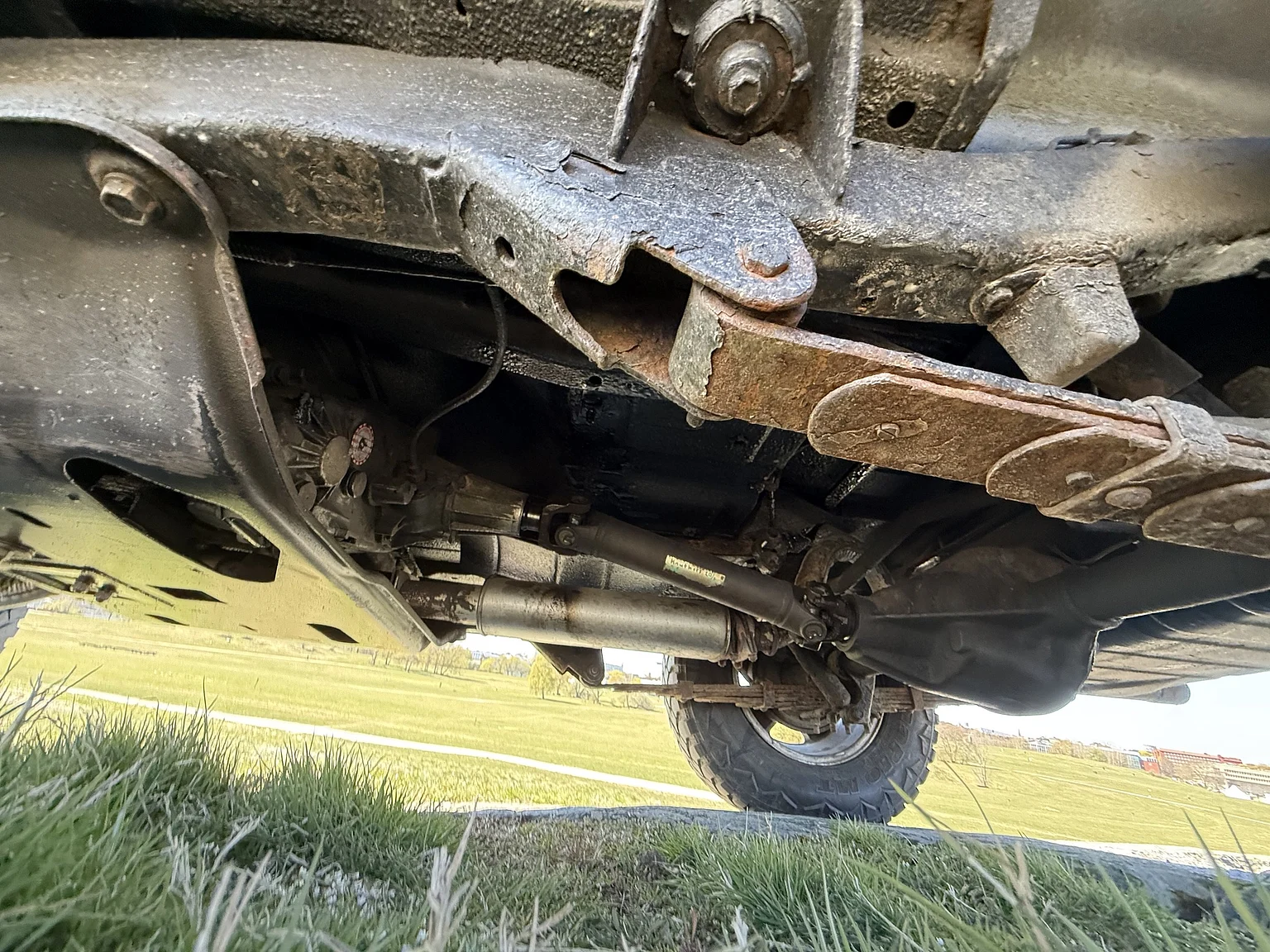 Image of 1990 Jeep Wrangler Islander mechanics (30)
