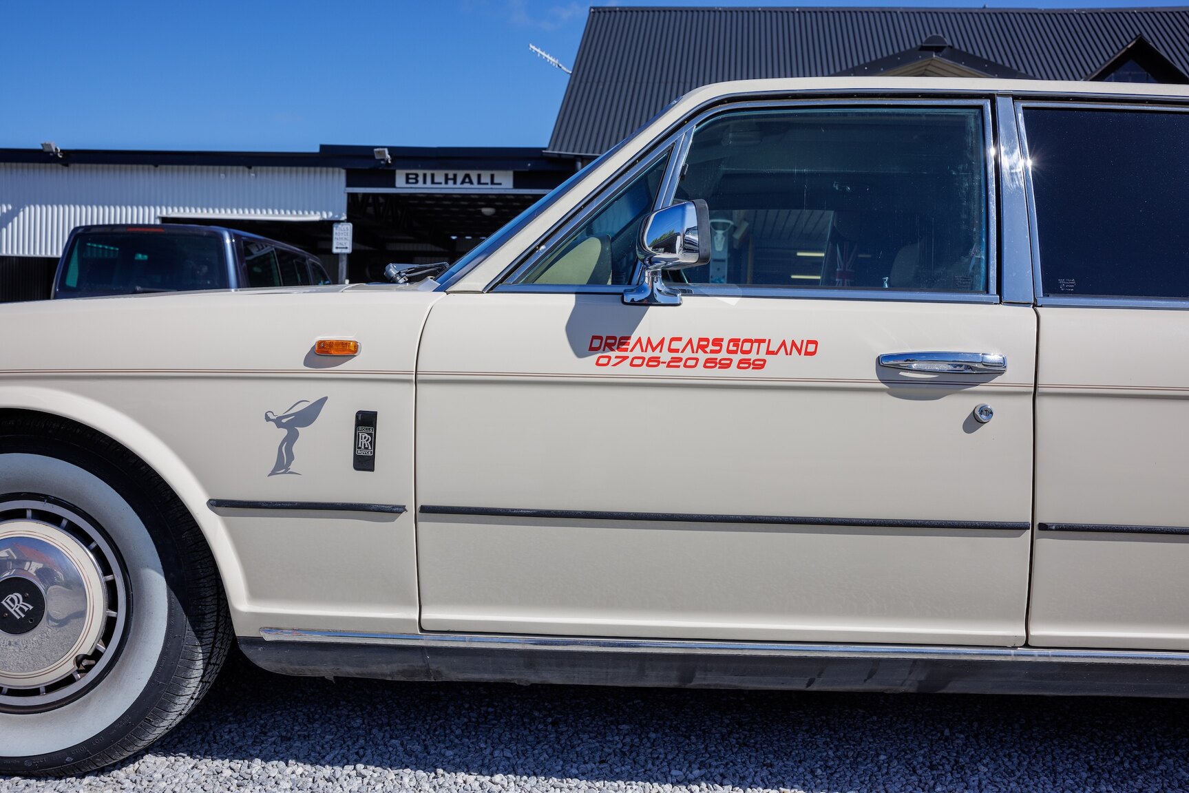 Exterior image of 1991 Rolls Royce Silver Spur LWB