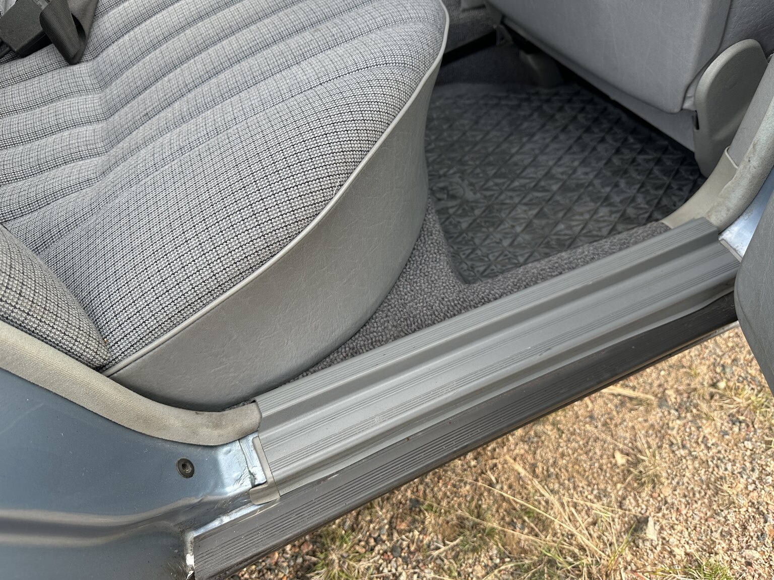 Interior image of 1988 Mercedes-Benz 190 E