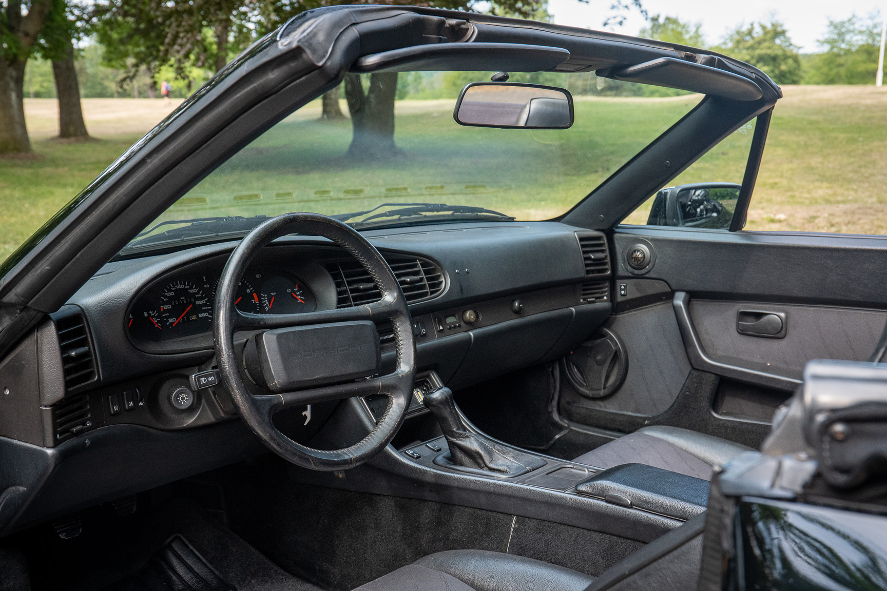 Innenraumfoto von 1989 Porsche 944 S2 Cabriolet 