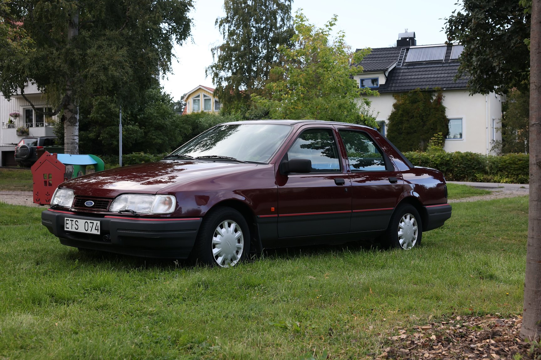 Exterior image of 1991 Ford Sierra Sedan 2.0 i 4x4 