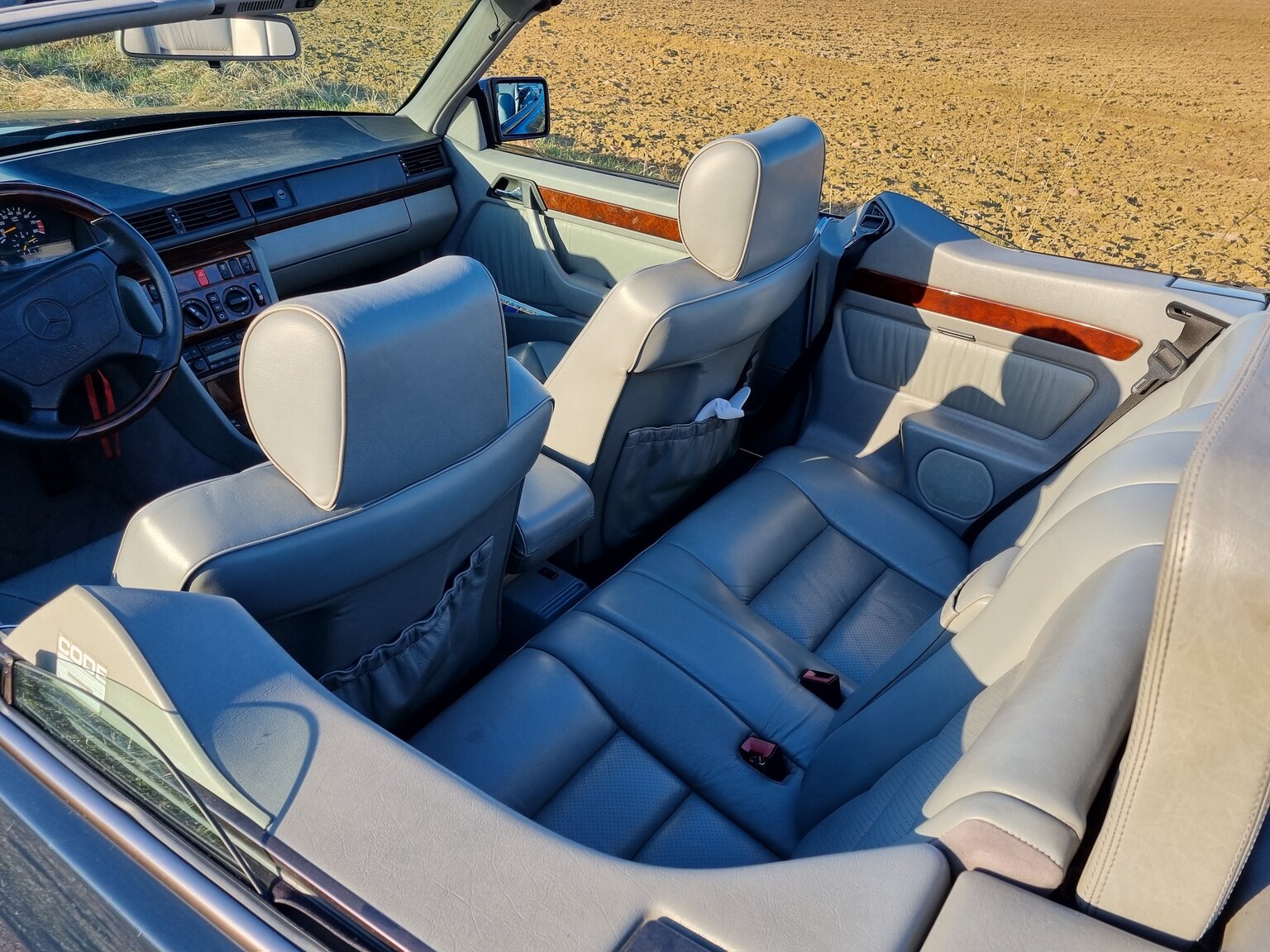 Interiörbild 1993 Mercedes-Benz 300 CE Cabriolet
