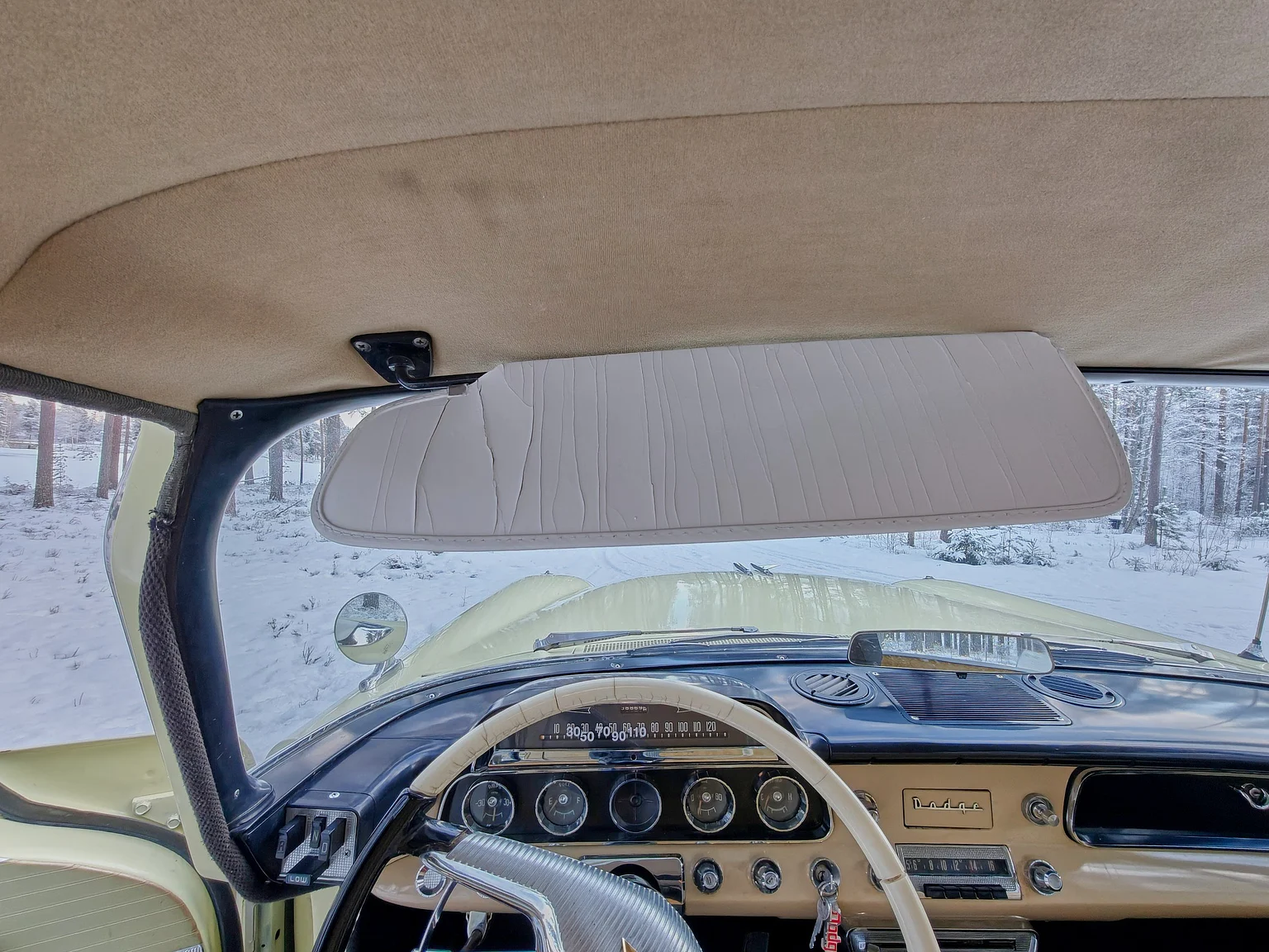 Interiörbild 1957 Dodge Royal (25)