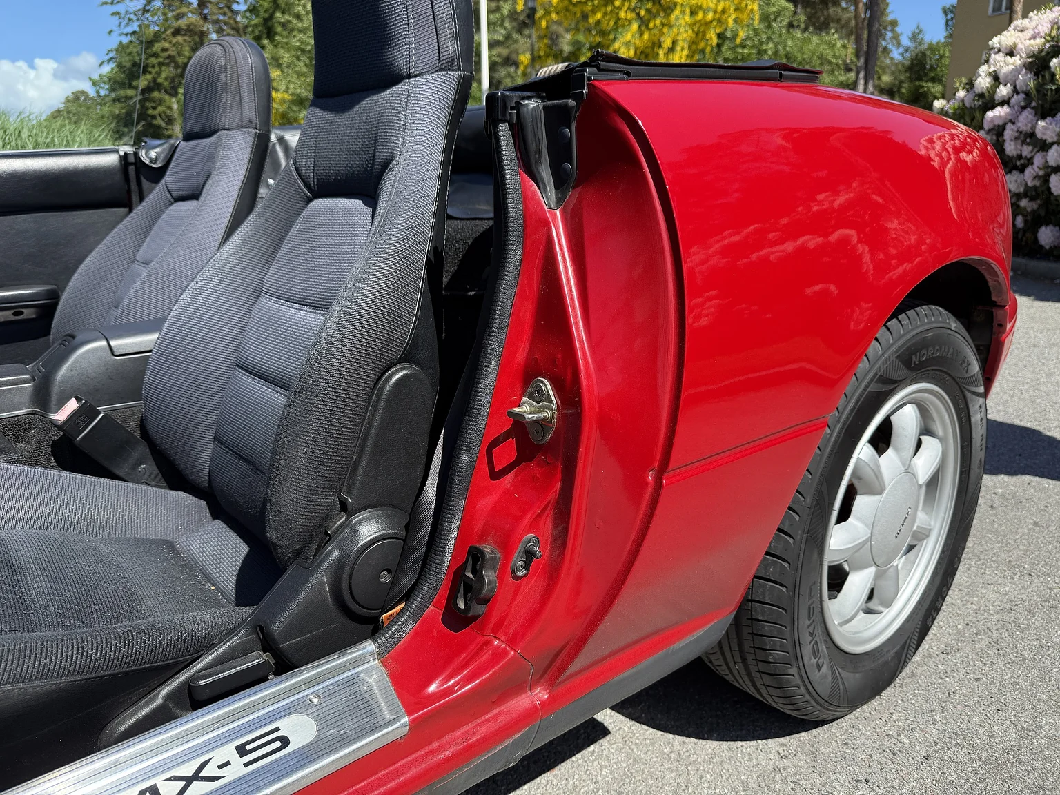 Interior image of 1991 Mazda MX-5 Miata (15)