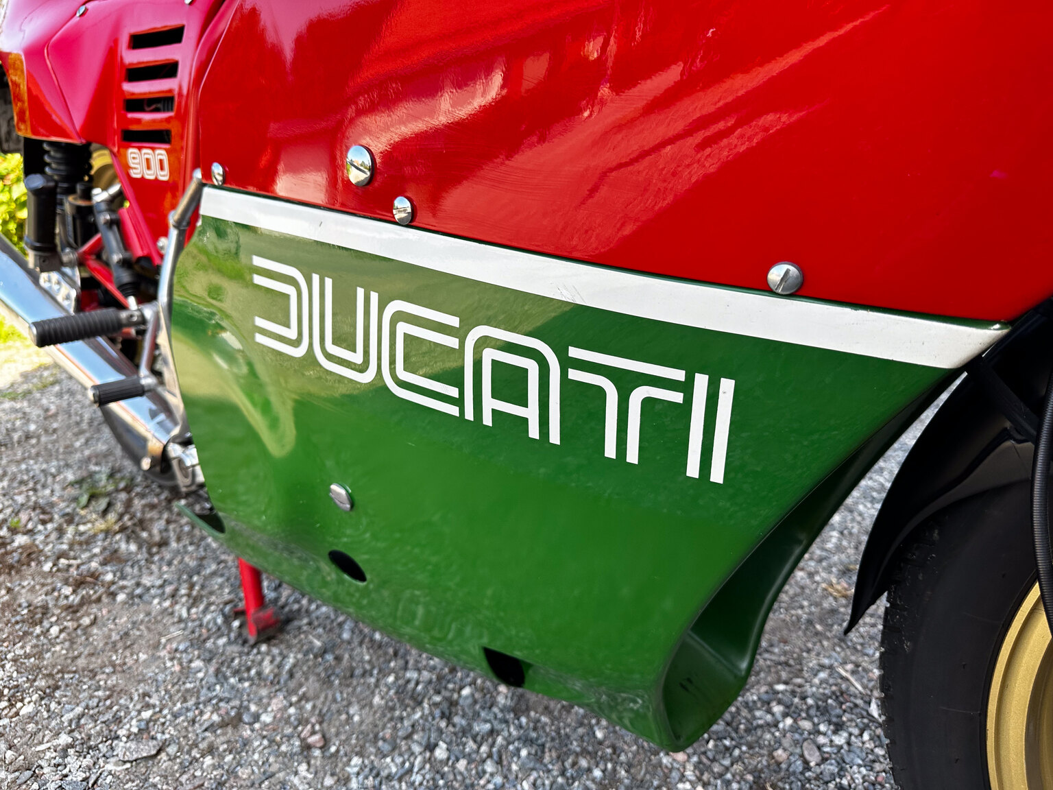 Exteriörbild på 1983 Ducati 900 Mike Hailwood Replica