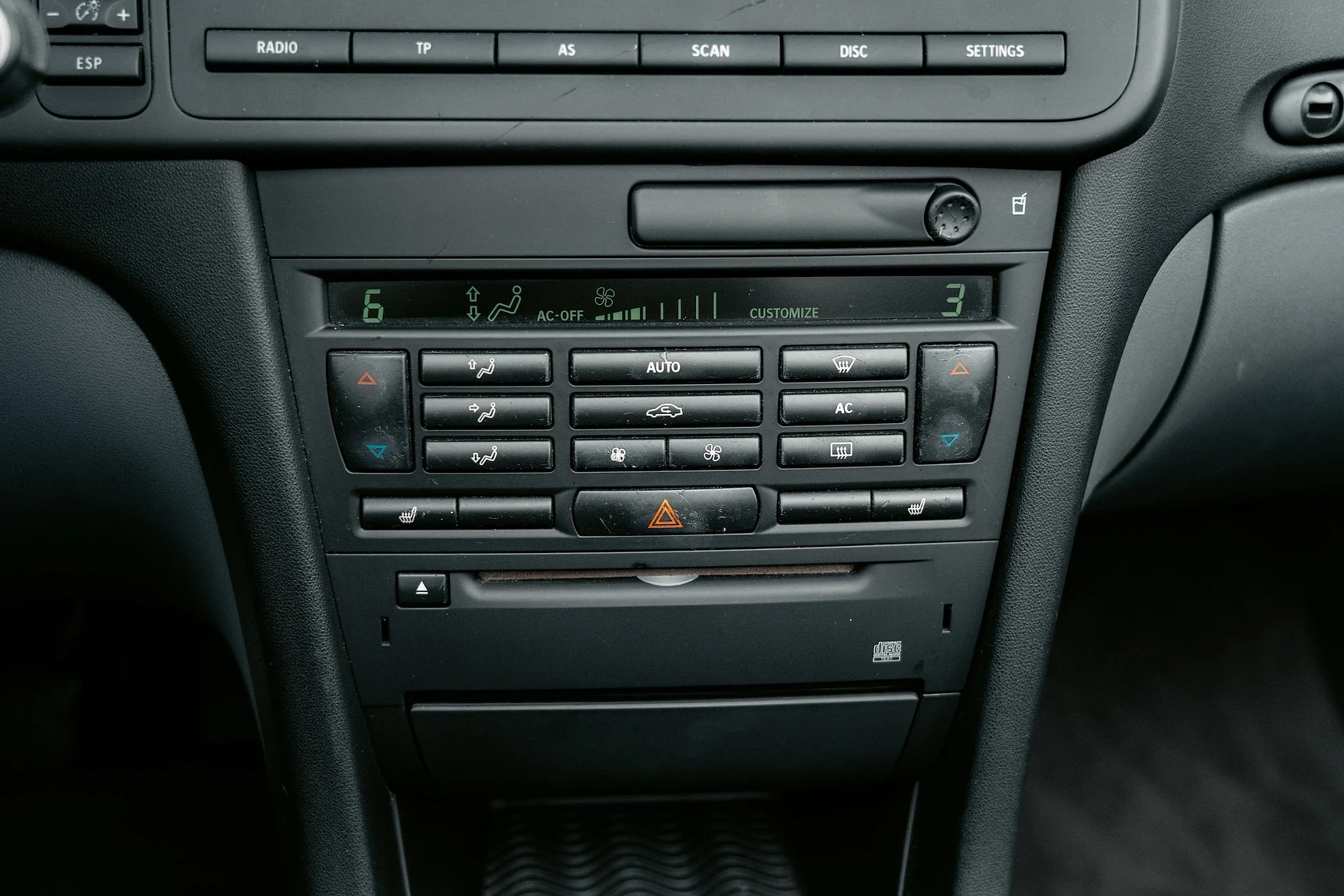 Innenraumfoto von 2004 SAAB 9-3 Aero 2.0T Cabriolet (13)