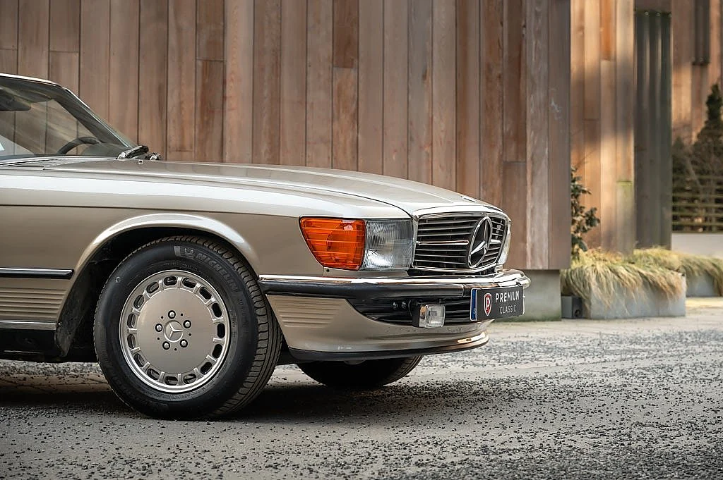 Bild von 1987 Mercedes-Benz 560SL (12)