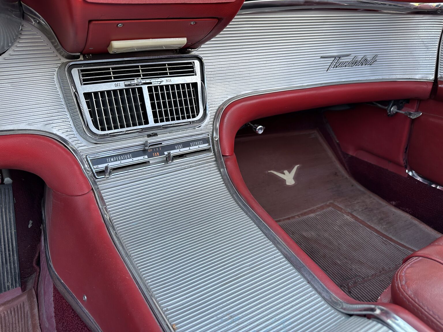 Interiörbild 1961 Ford Thunderbird Convertible
