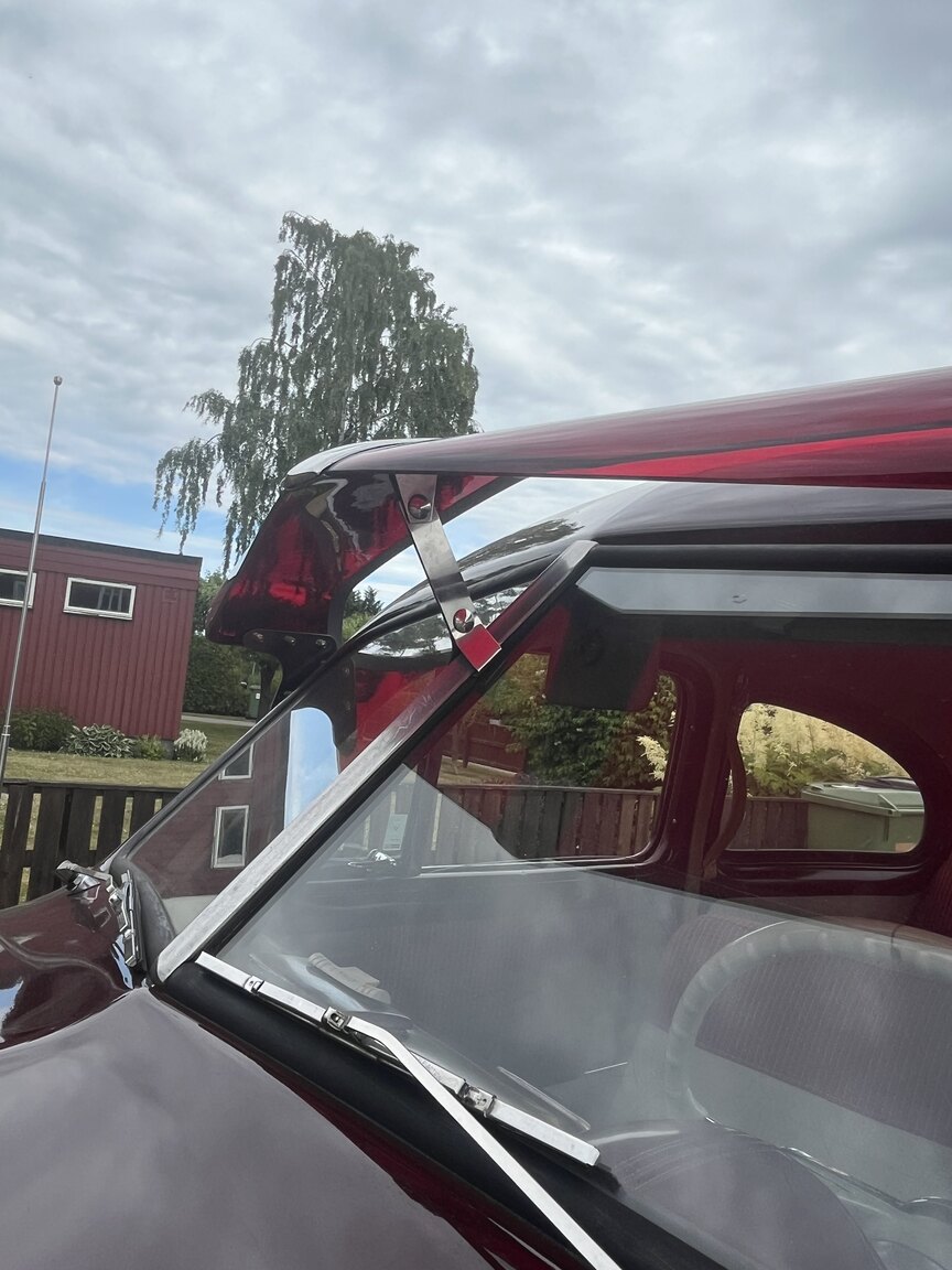 Exterior image of 1953 Volvo PV 444 ES