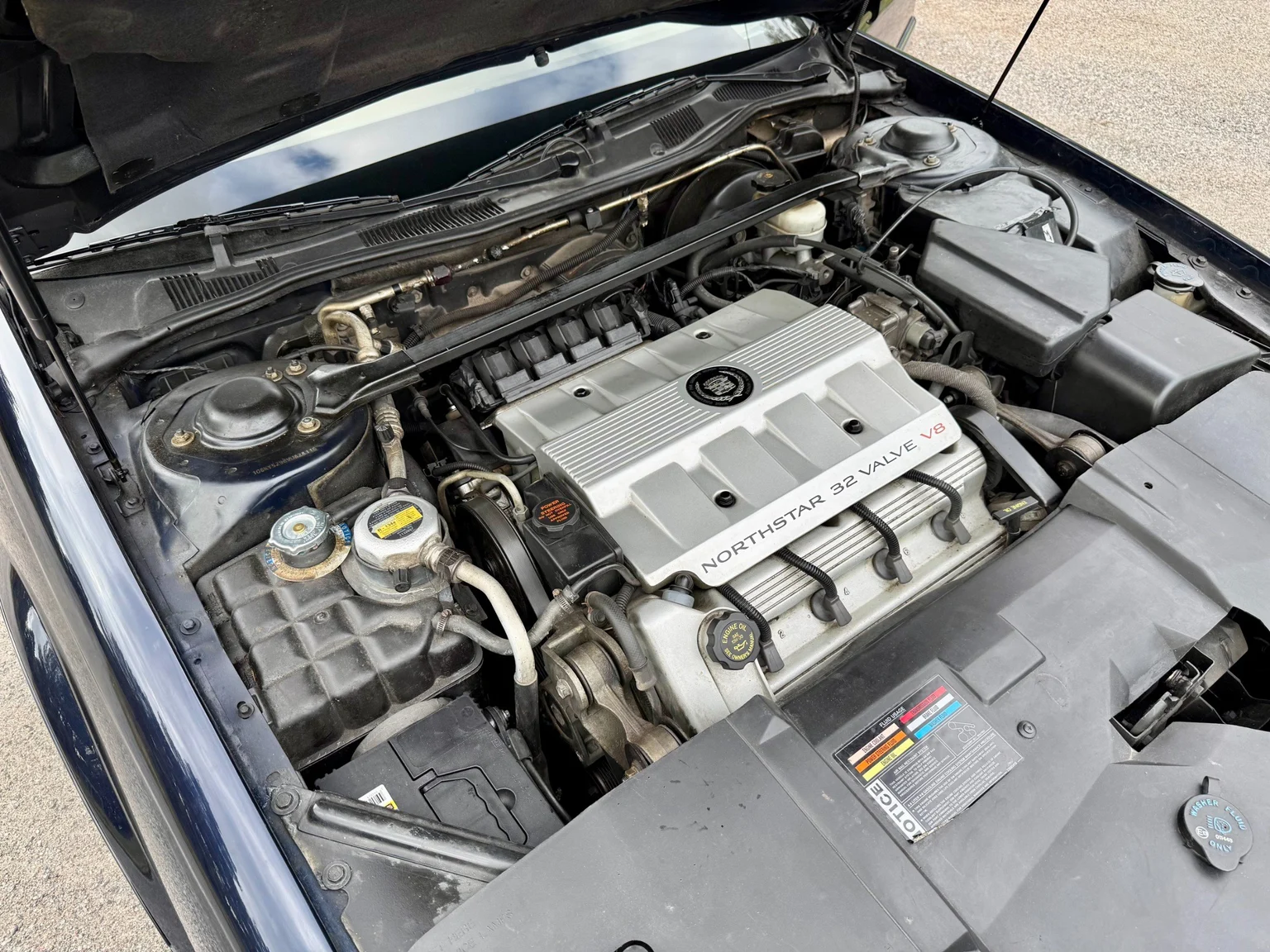 Image of 1997 Cadillac STS Seville 4.6 V8 mechanics (2)