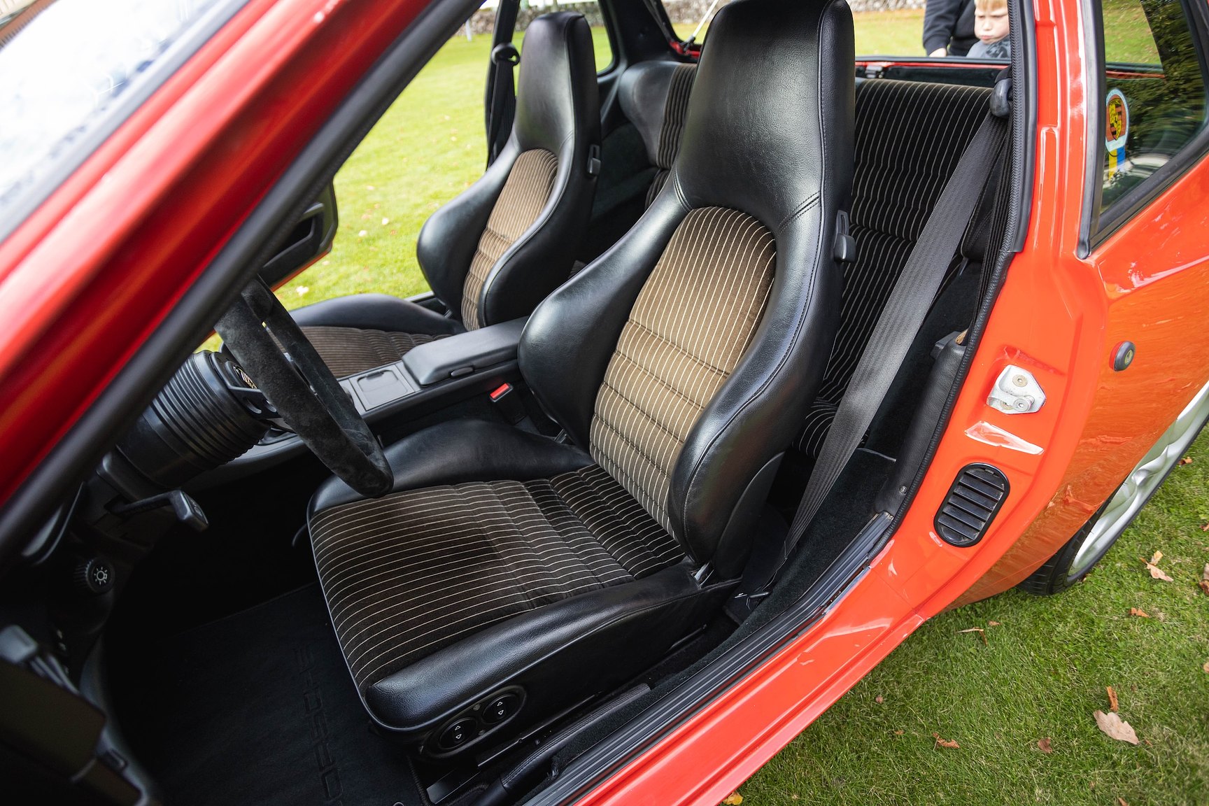 Interiörbild 1988 Porsche 944 Turbo